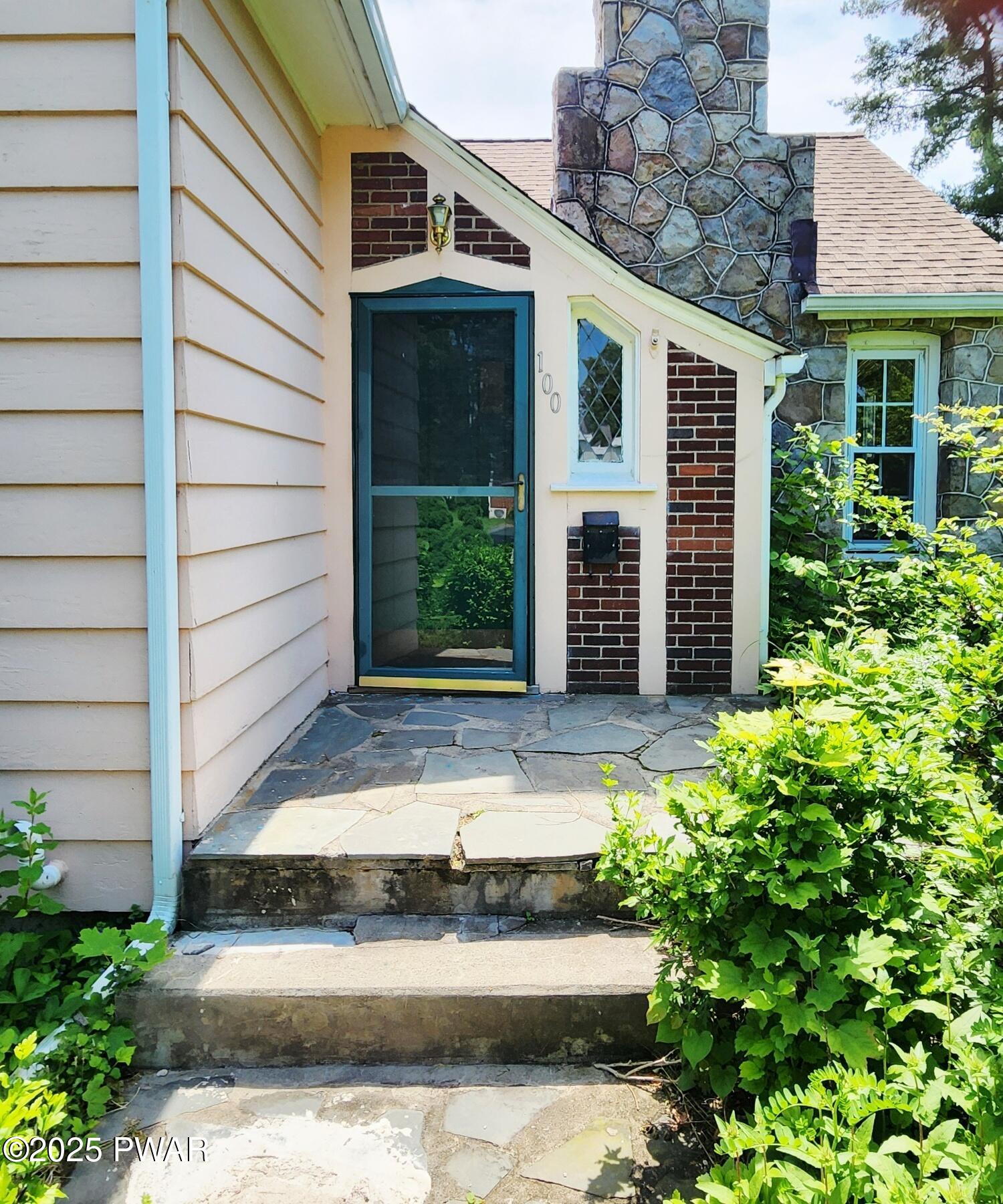 100 Avenue H, Matamoras, Pennsylvania image 2