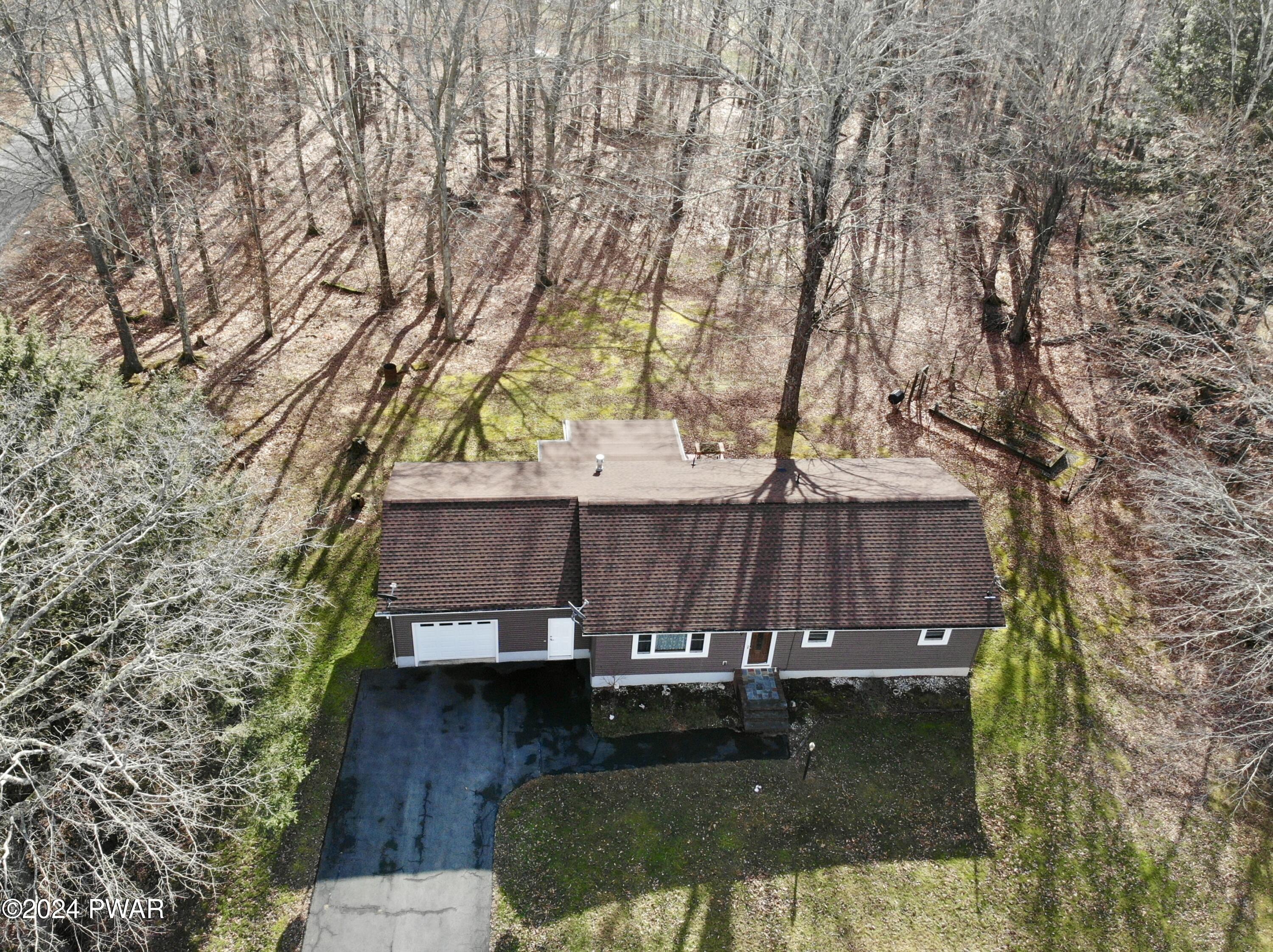 19 Overlook Drive, Beach Lake, Pennsylvania image 4