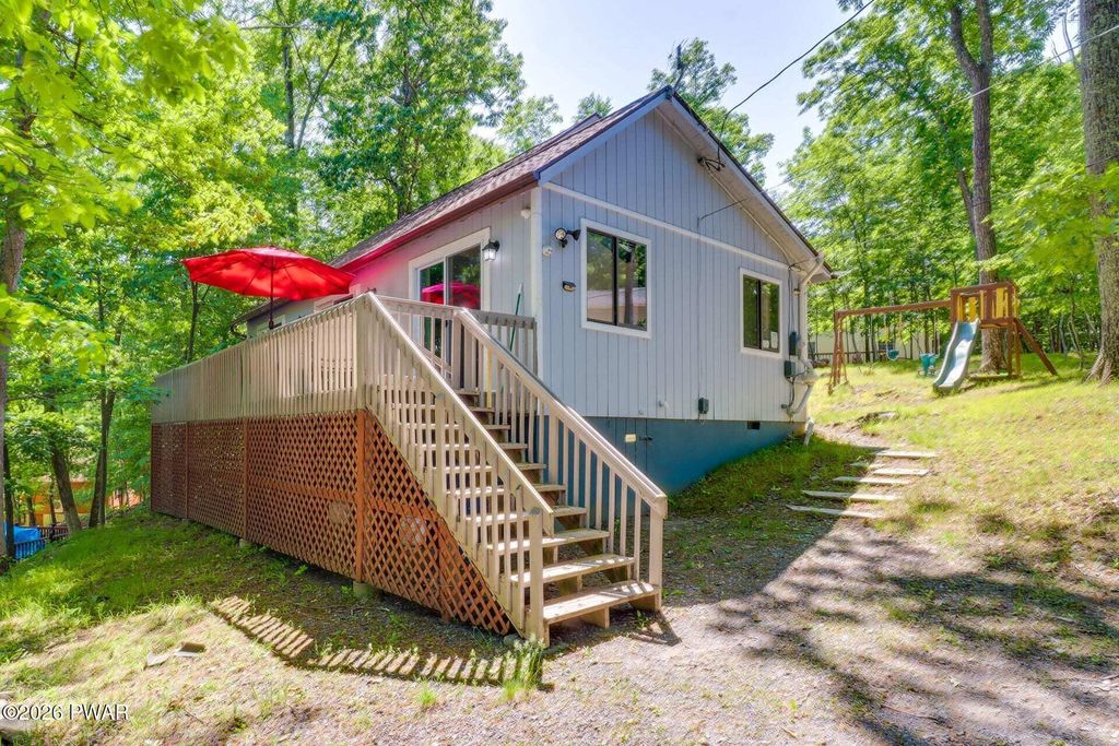 Photo of 111 Park Court, Bushkill, PA 18324 (MLS # PW260544)