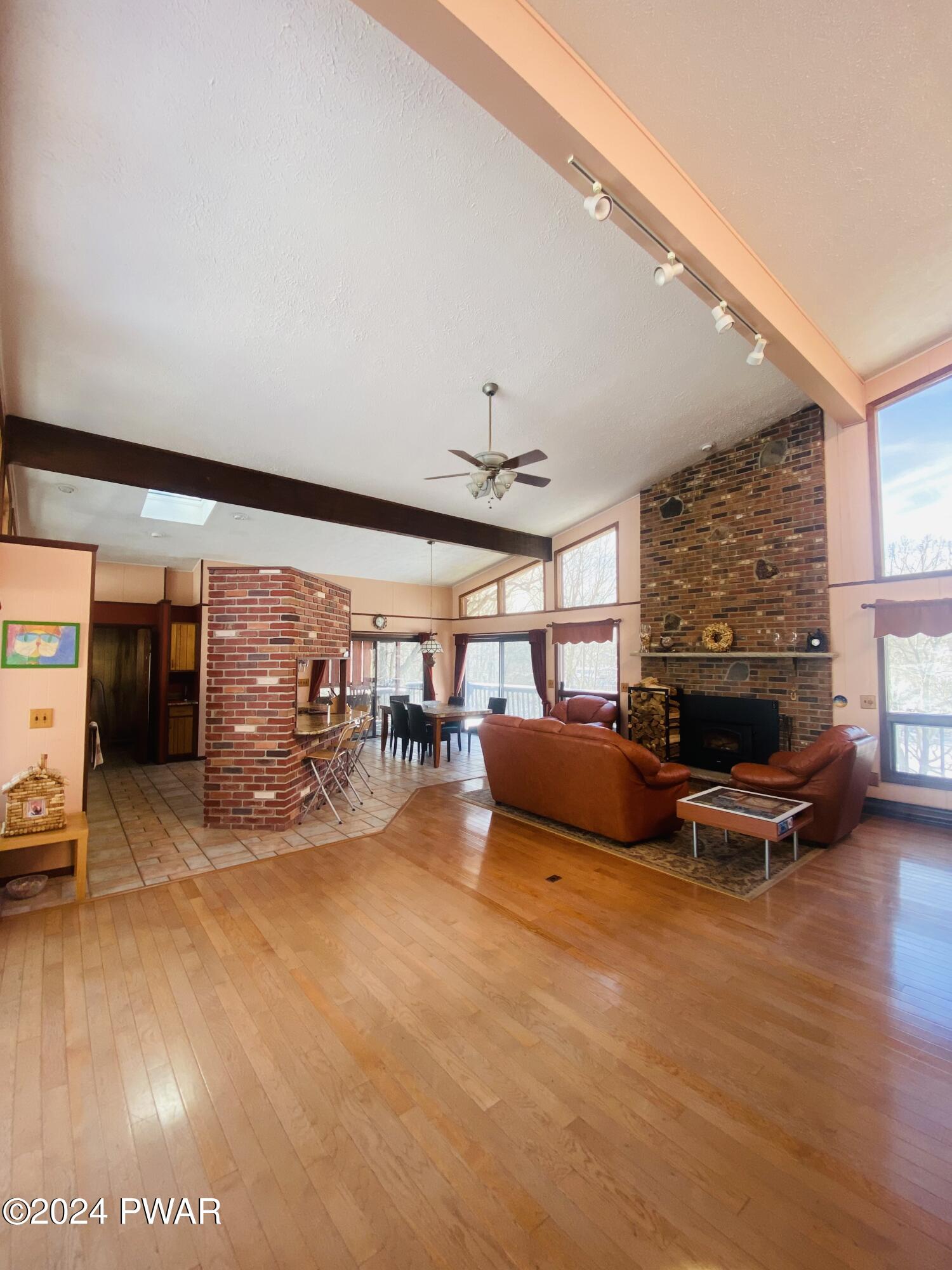 Lords Valley, Pennsylvania 18428, United States, 4 Bedrooms Bedrooms, ,3 BathroomsBathrooms,Residential,Pending,66444