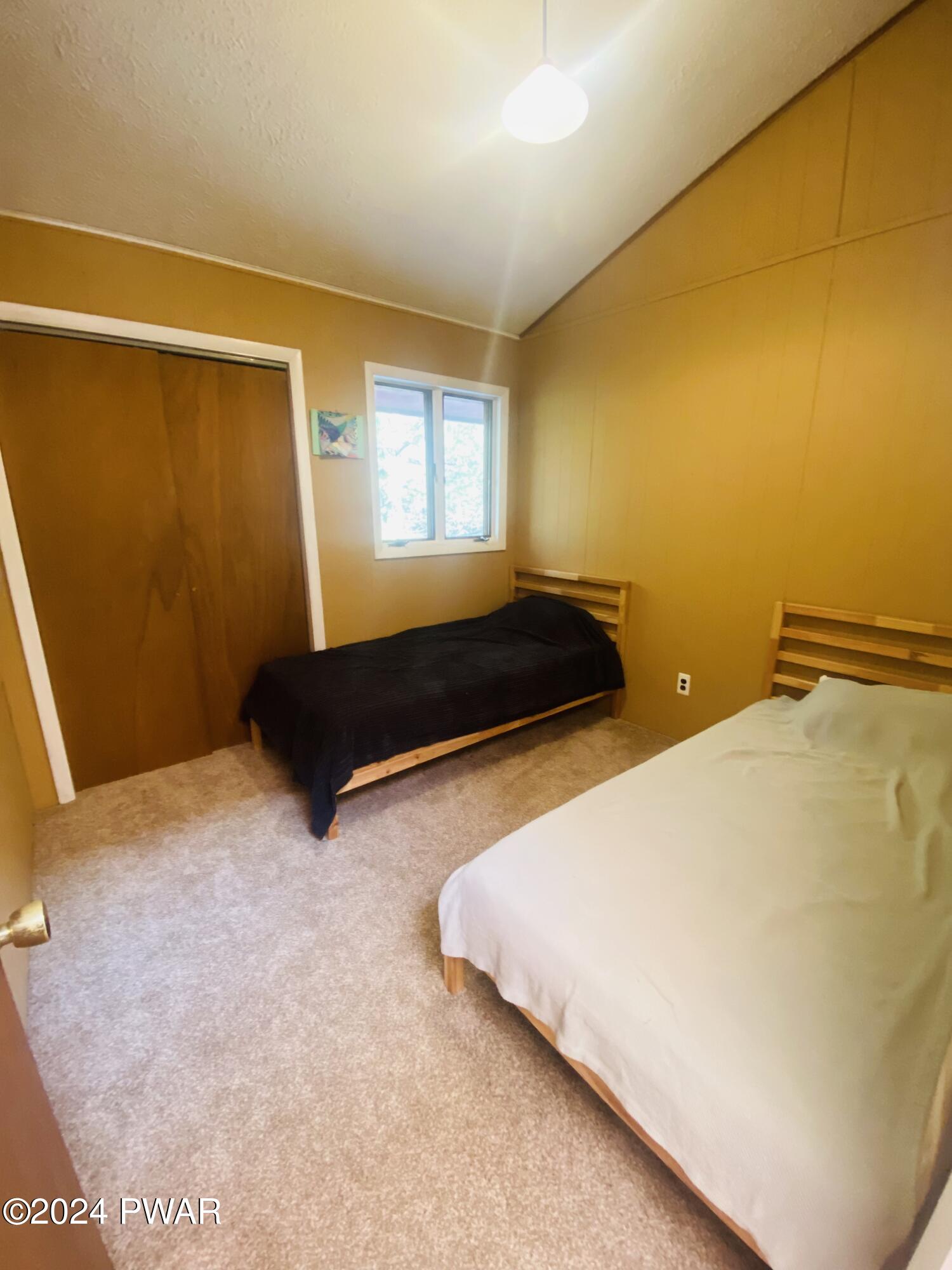 Lords Valley, Pennsylvania 18428, United States, 4 Bedrooms Bedrooms, ,3 BathroomsBathrooms,Residential,Pending,66444