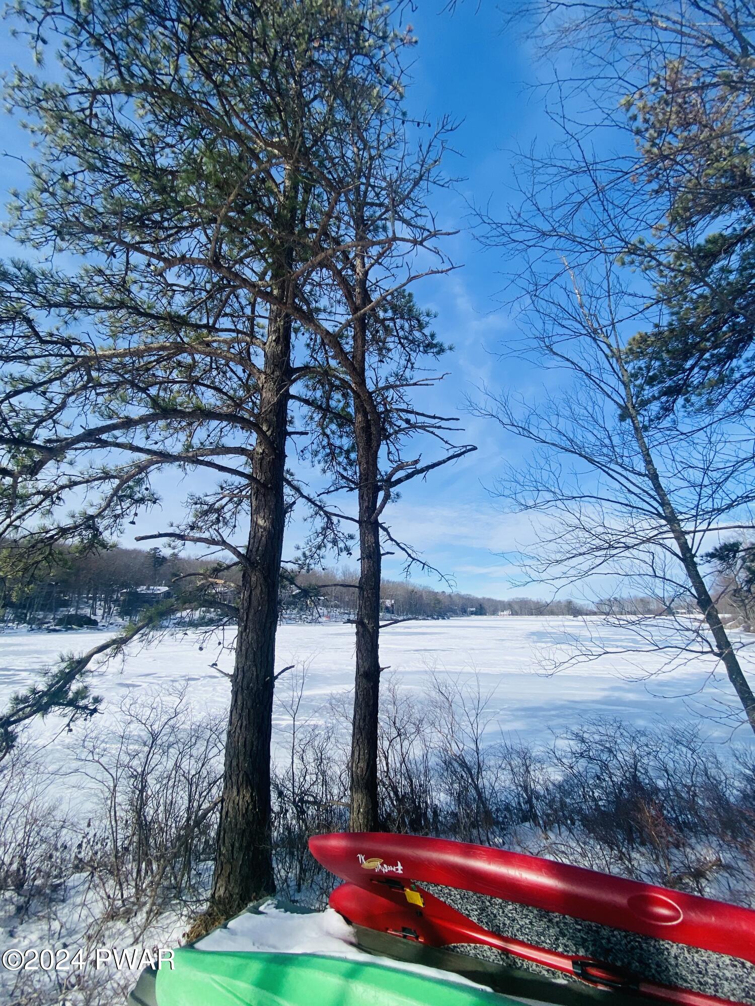 Lords Valley, Pennsylvania 18428, United States, 4 Bedrooms Bedrooms, ,3 BathroomsBathrooms,Residential,Pending,66444