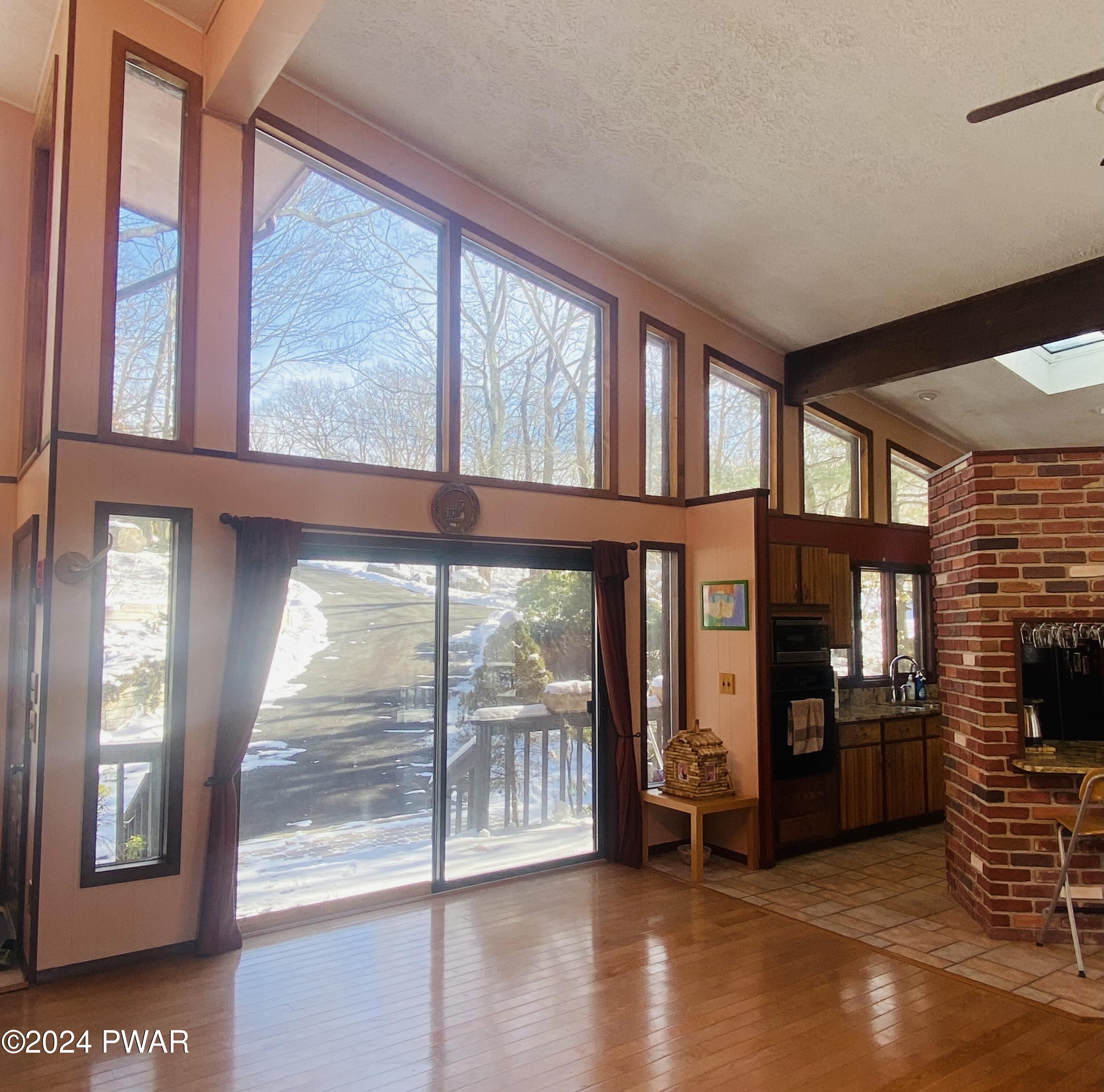 Lords Valley, Pennsylvania 18428, United States, 4 Bedrooms Bedrooms, ,3 BathroomsBathrooms,Residential,Pending,66444