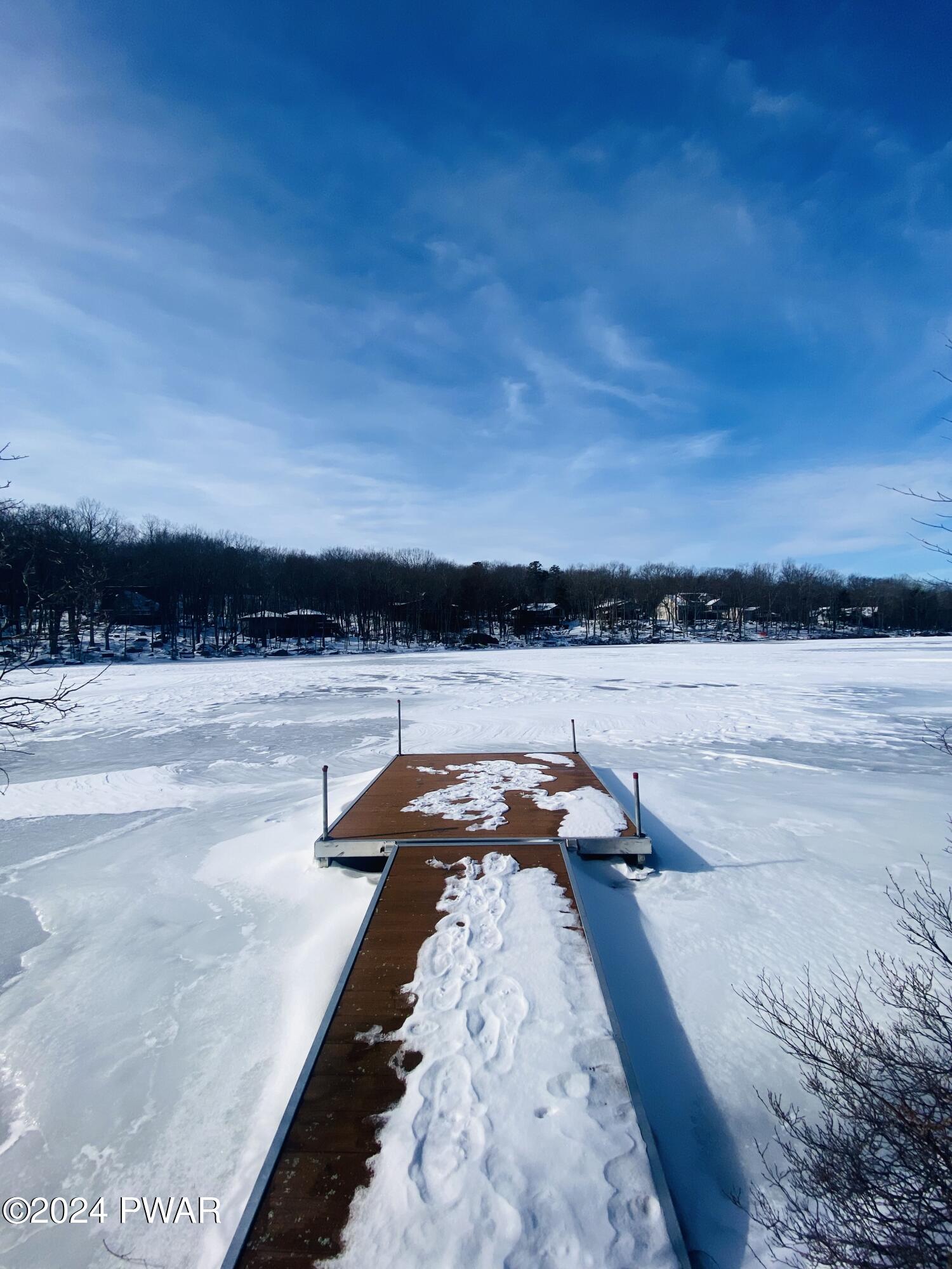 Lords Valley, Pennsylvania 18428, United States, 4 Bedrooms Bedrooms, ,3 BathroomsBathrooms,Residential,Pending,66444