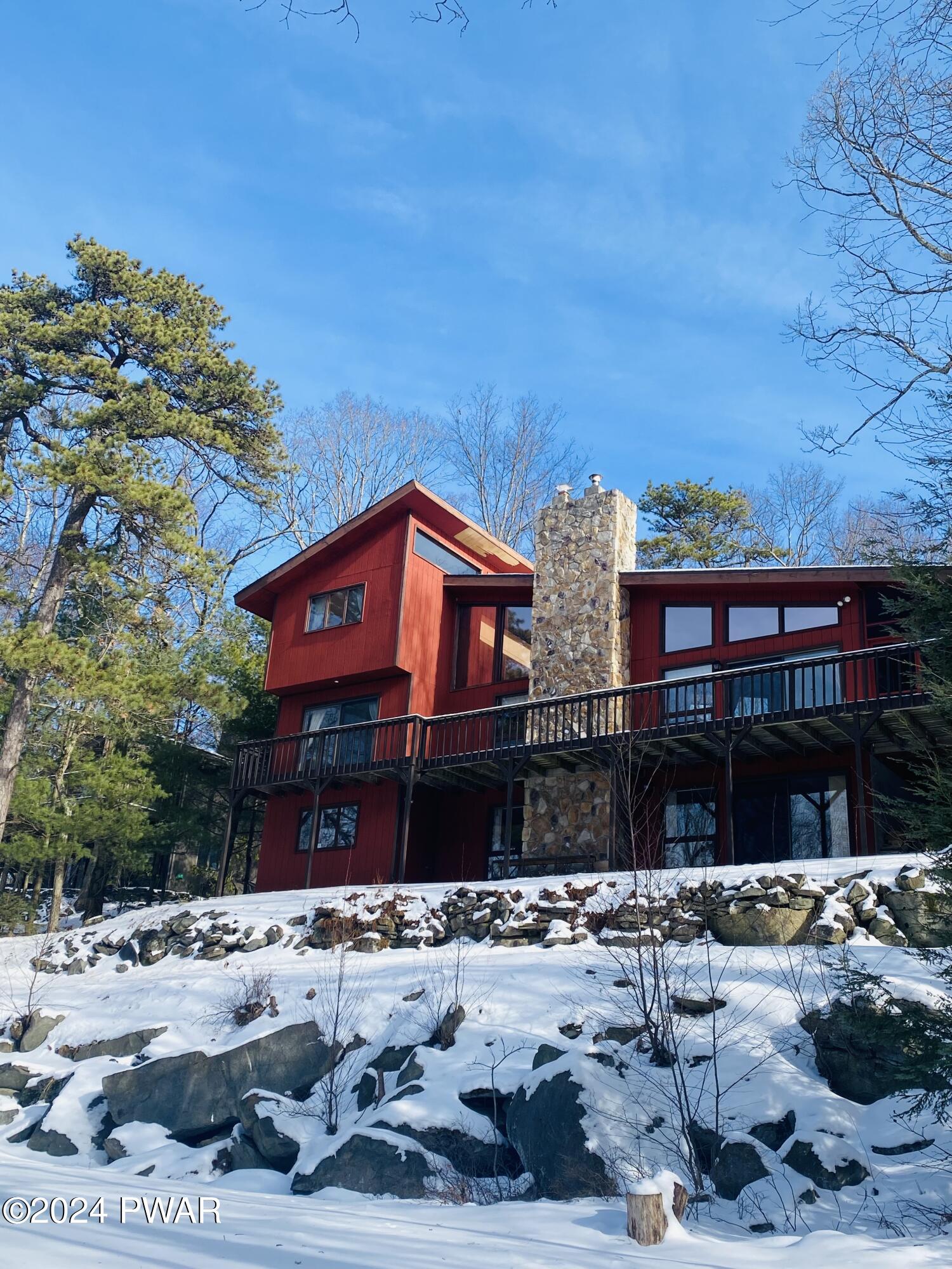 Lords Valley, Pennsylvania 18428, United States, 4 Bedrooms Bedrooms, ,3 BathroomsBathrooms,Residential,Pending,66444