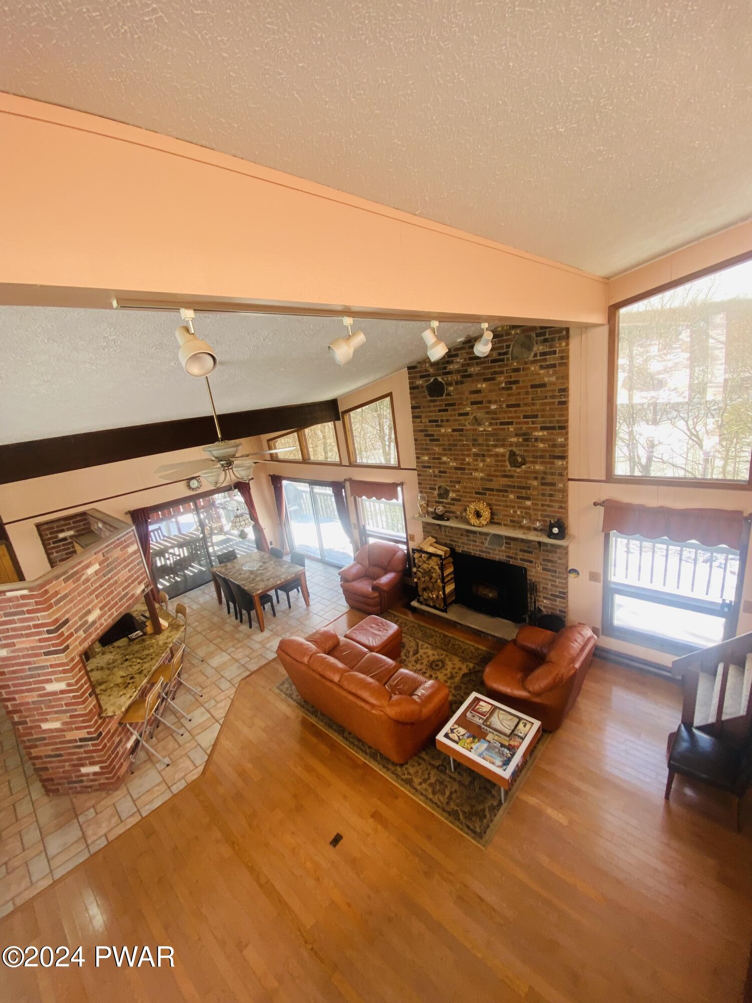 Lords Valley, Pennsylvania 18428, United States, 4 Bedrooms Bedrooms, ,3 BathroomsBathrooms,Residential,Pending,66444