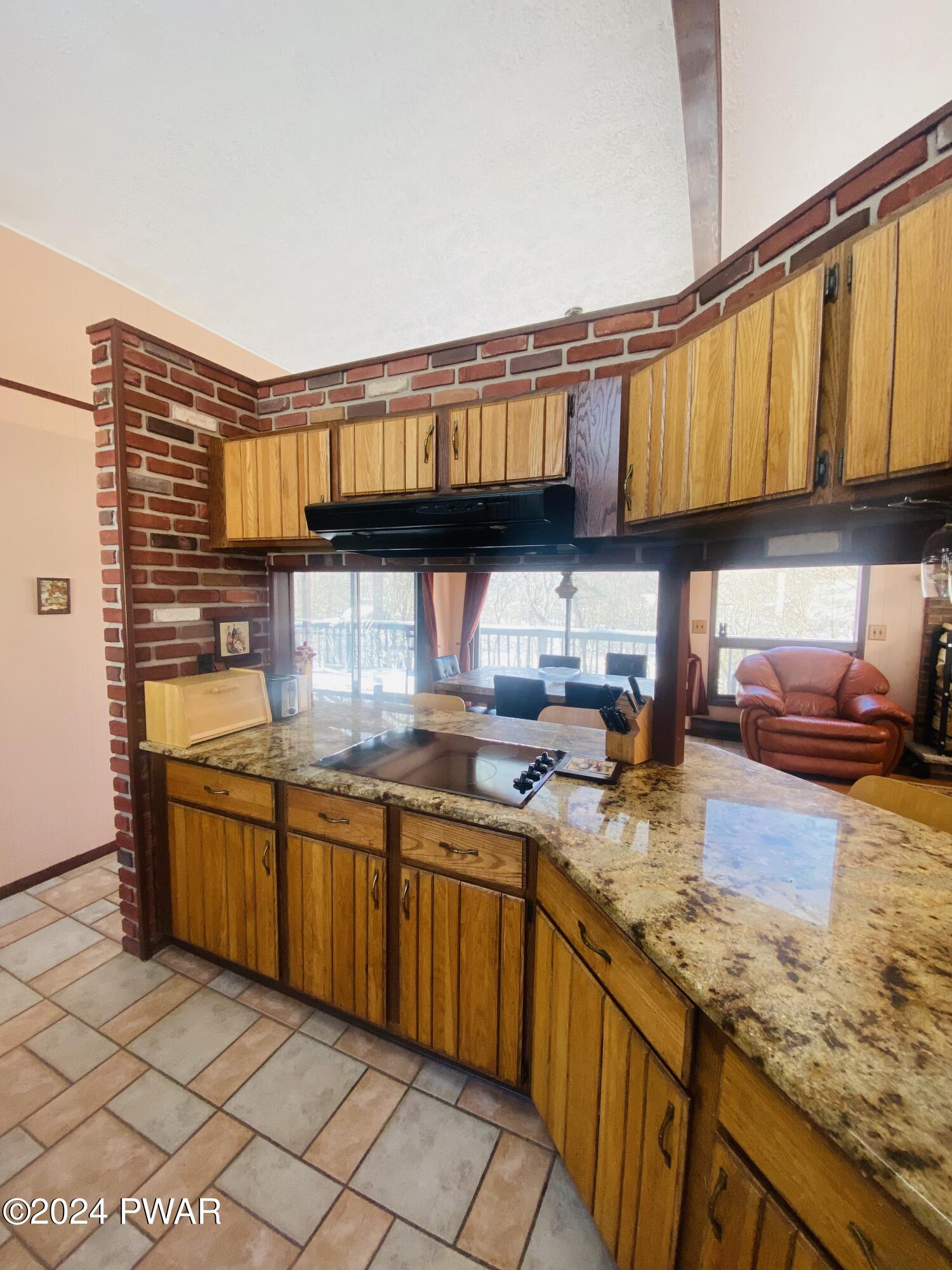 Lords Valley, Pennsylvania 18428, United States, 4 Bedrooms Bedrooms, ,3 BathroomsBathrooms,Residential,Pending,66444