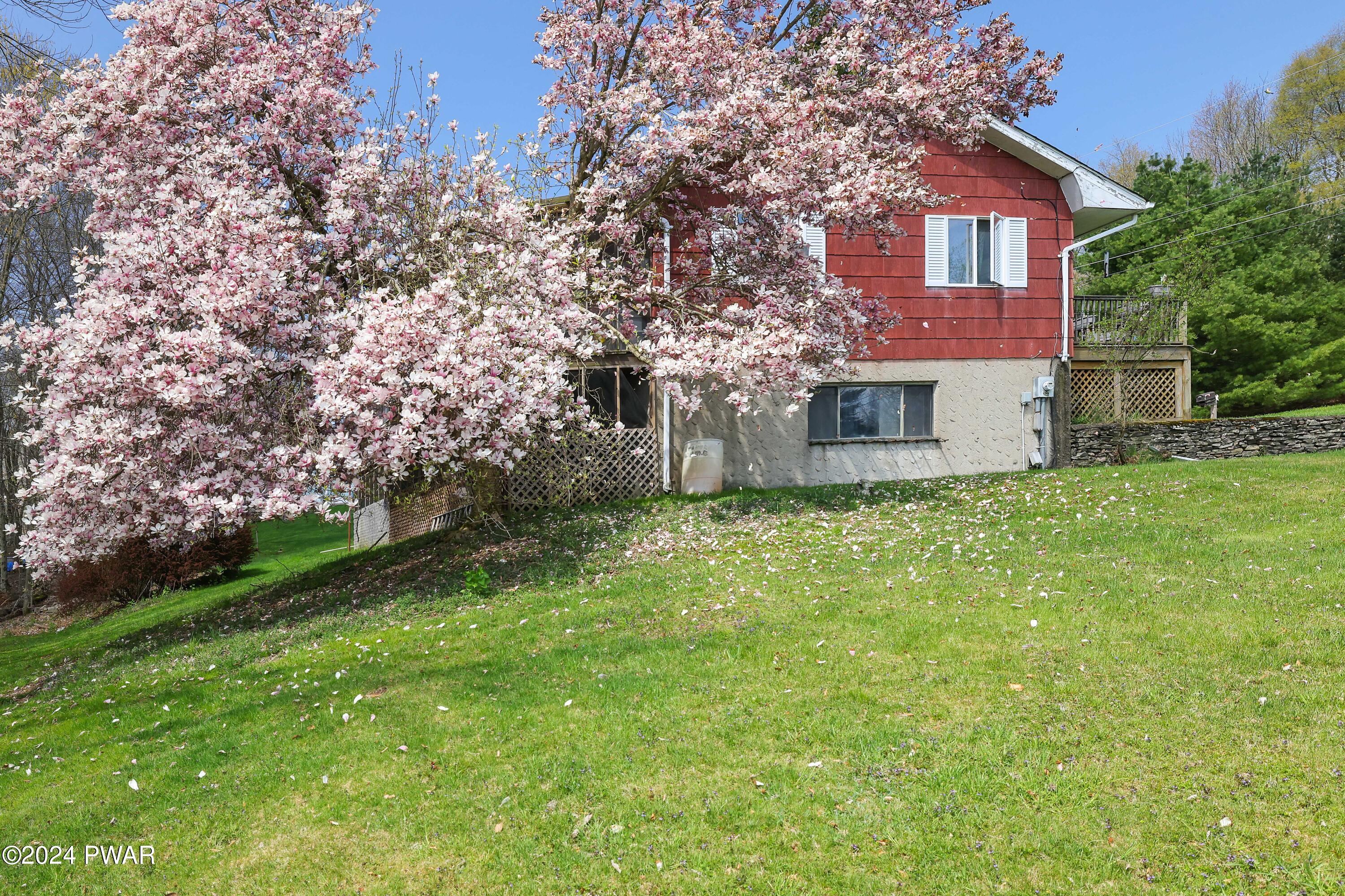 Beach Lake, Pennsylvania 18405, United States, 3 Bedrooms Bedrooms, ,3 BathroomsBathrooms,Residential,Pending,59007