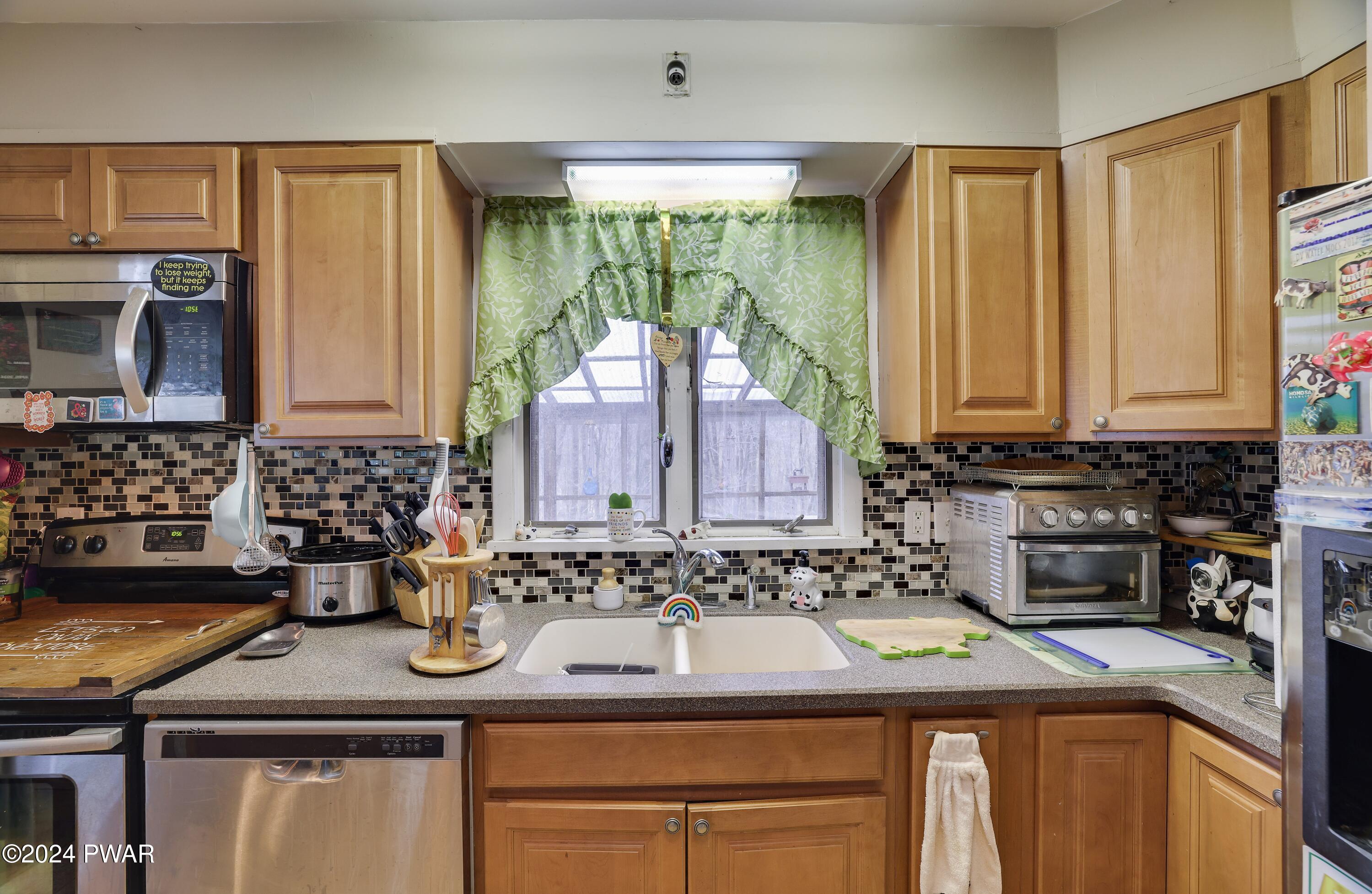 Beach Lake, Pennsylvania 18405, United States, 3 Bedrooms Bedrooms, ,3 BathroomsBathrooms,Residential,Pending,59007