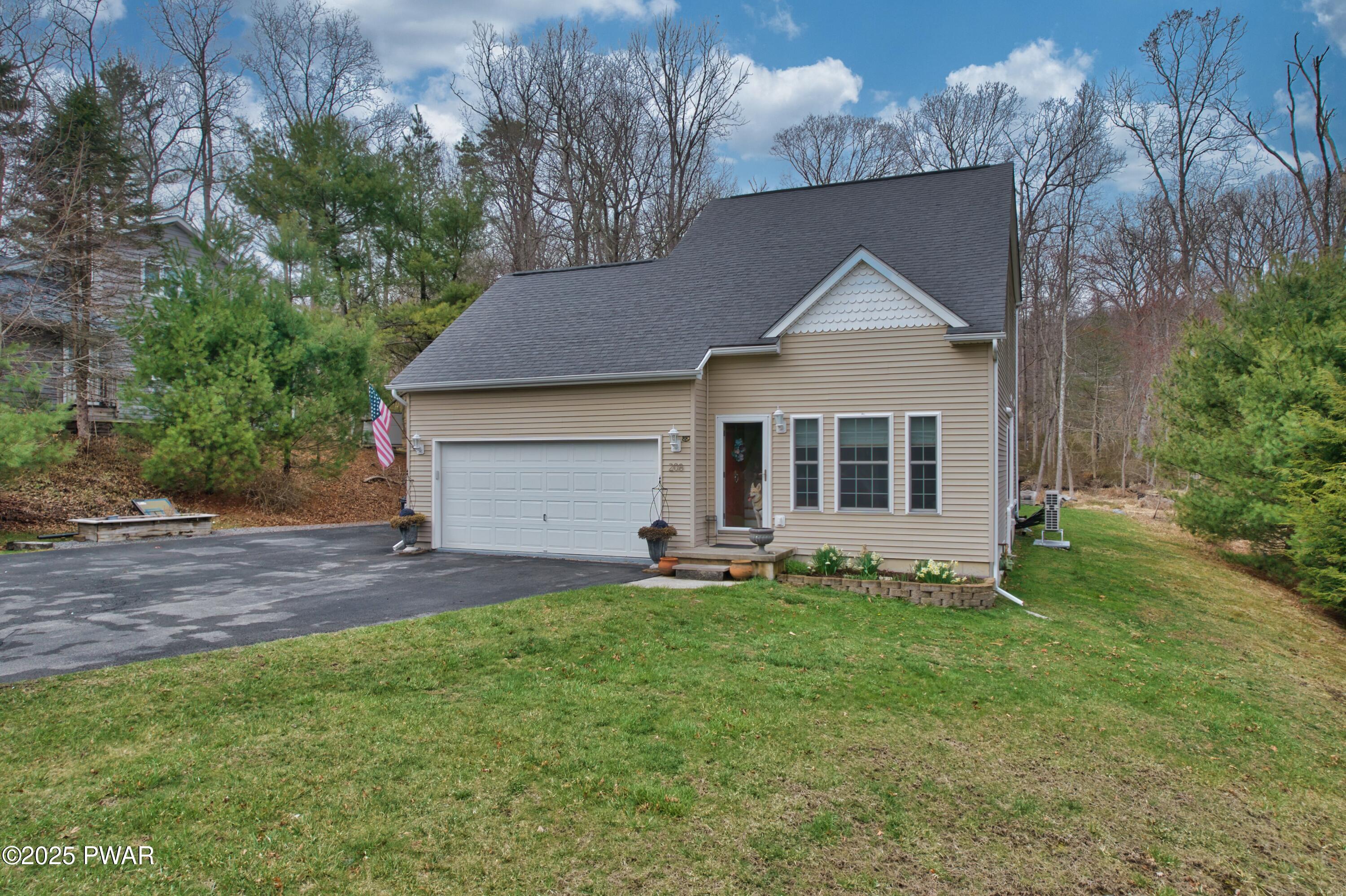 208 Vandermark Drive, Milford, Pennsylvania image 2