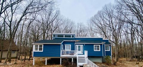 813 N Hillview Place, Lords Valley, PA 18428 - MLS#: PW240319