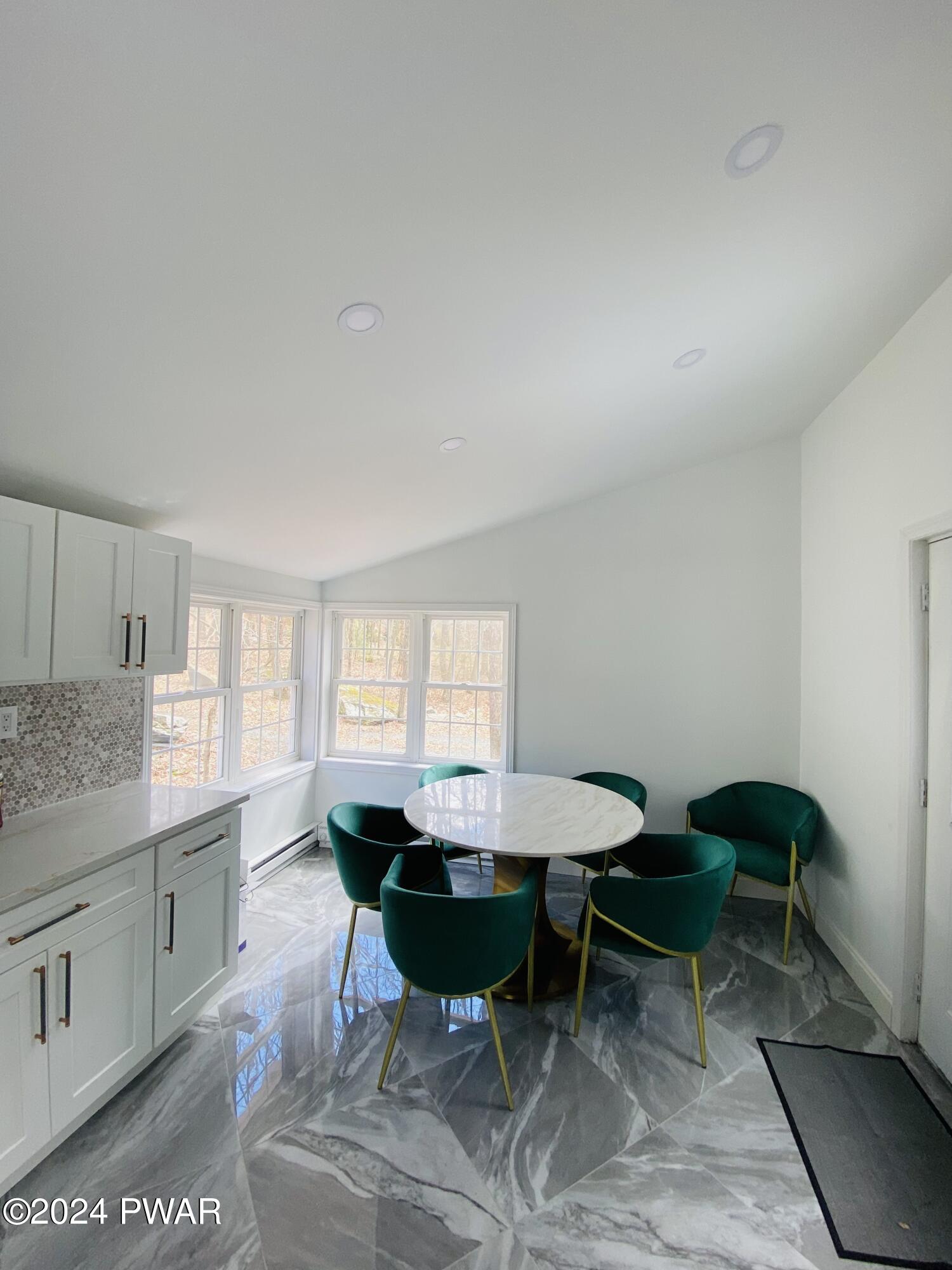 Lords Valley, Pennsylvania 18428, United States, 4 Bedrooms Bedrooms, ,2 BathroomsBathrooms,Residential,Pending,64988