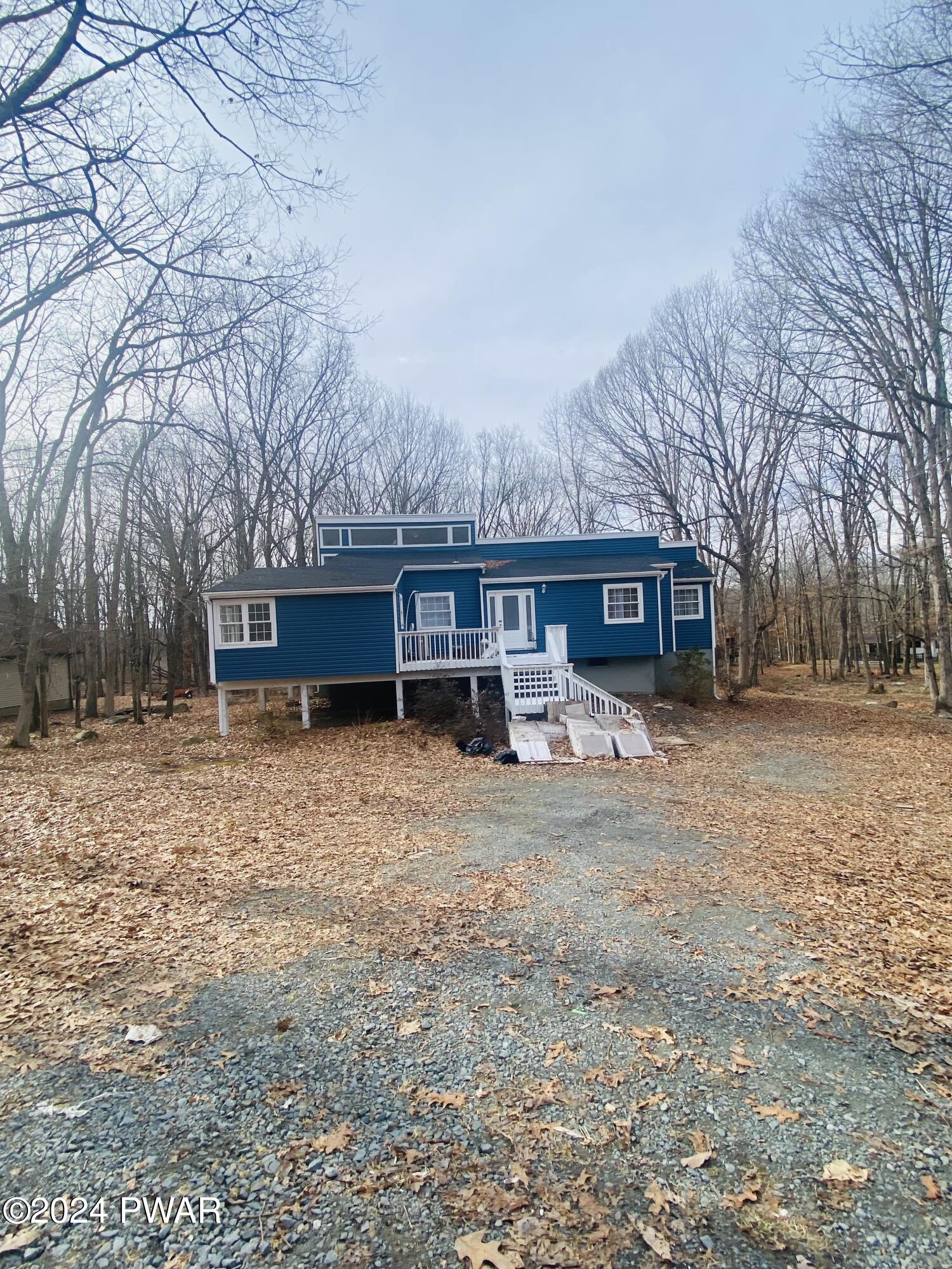 Lords Valley, Pennsylvania 18428, United States, 4 Bedrooms Bedrooms, ,2 BathroomsBathrooms,Residential,Pending,64988