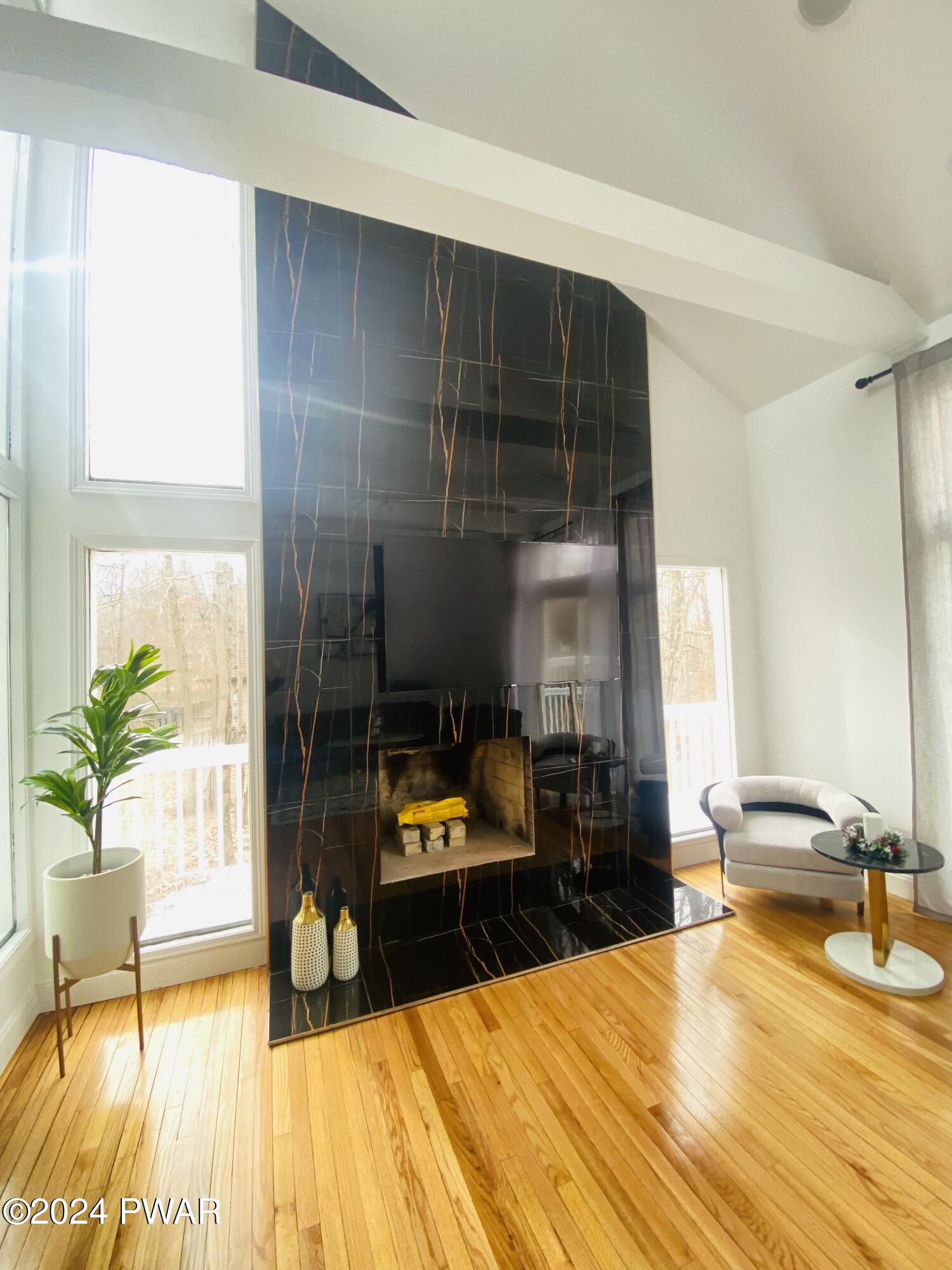 Lords Valley, Pennsylvania 18428, United States, 4 Bedrooms Bedrooms, ,2 BathroomsBathrooms,Residential,Pending,64988