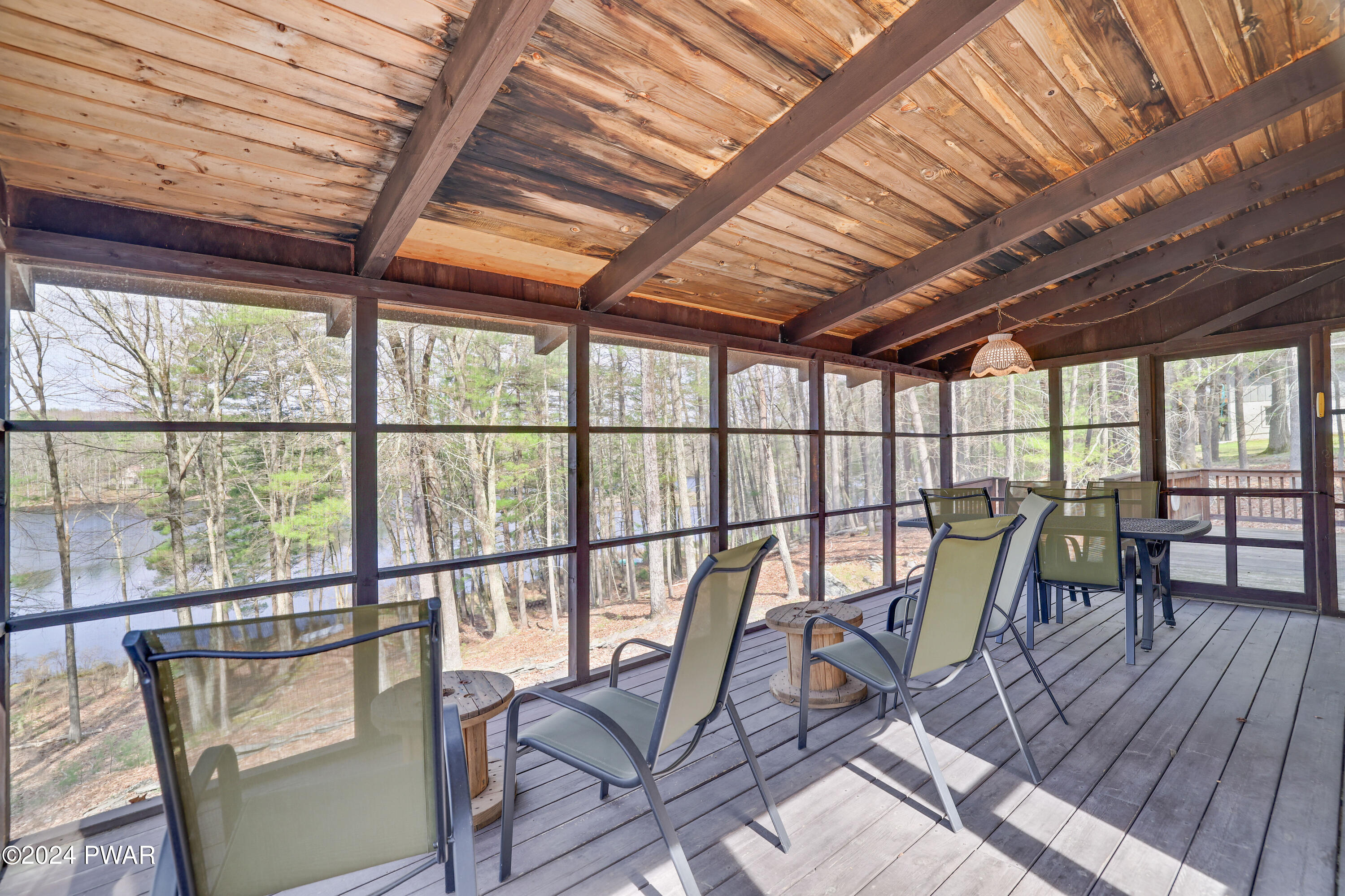 Hawley, Pennsylvania 18428, United States, 4 Bedrooms Bedrooms, ,2 BathroomsBathrooms,Residential,Pending,60132