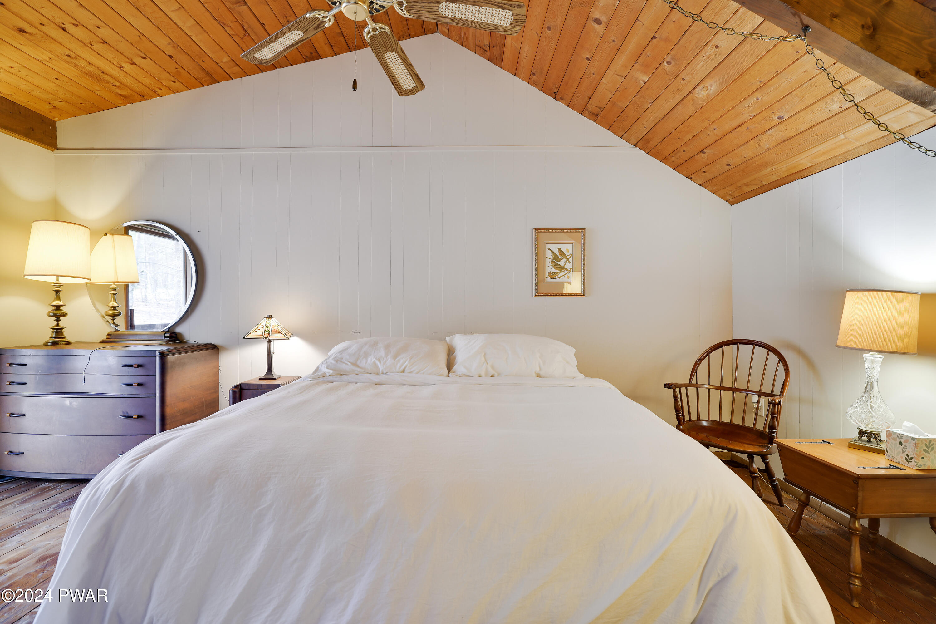 Hawley, Pennsylvania 18428, United States, 4 Bedrooms Bedrooms, ,2 BathroomsBathrooms,Residential,Pending,60132