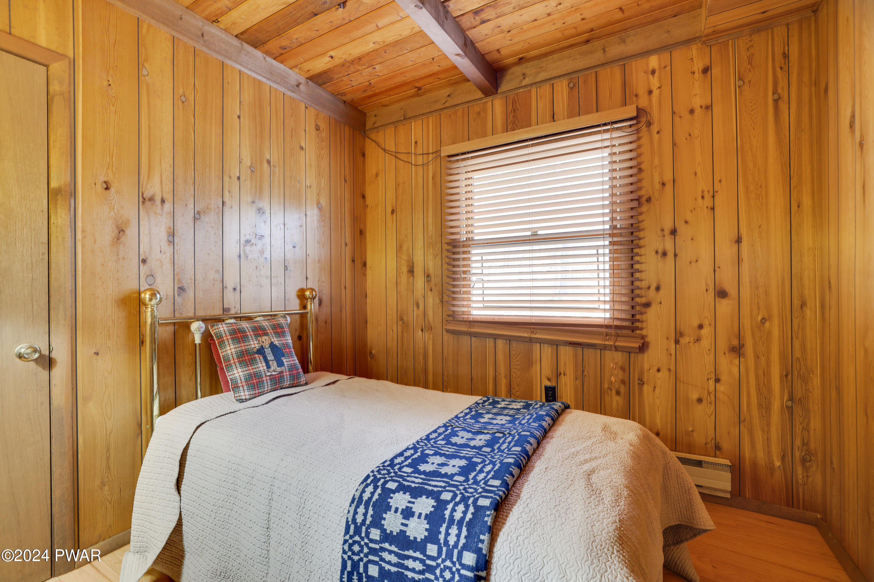 Hawley, Pennsylvania 18428, United States, 4 Bedrooms Bedrooms, ,2 BathroomsBathrooms,Residential,Pending,60132