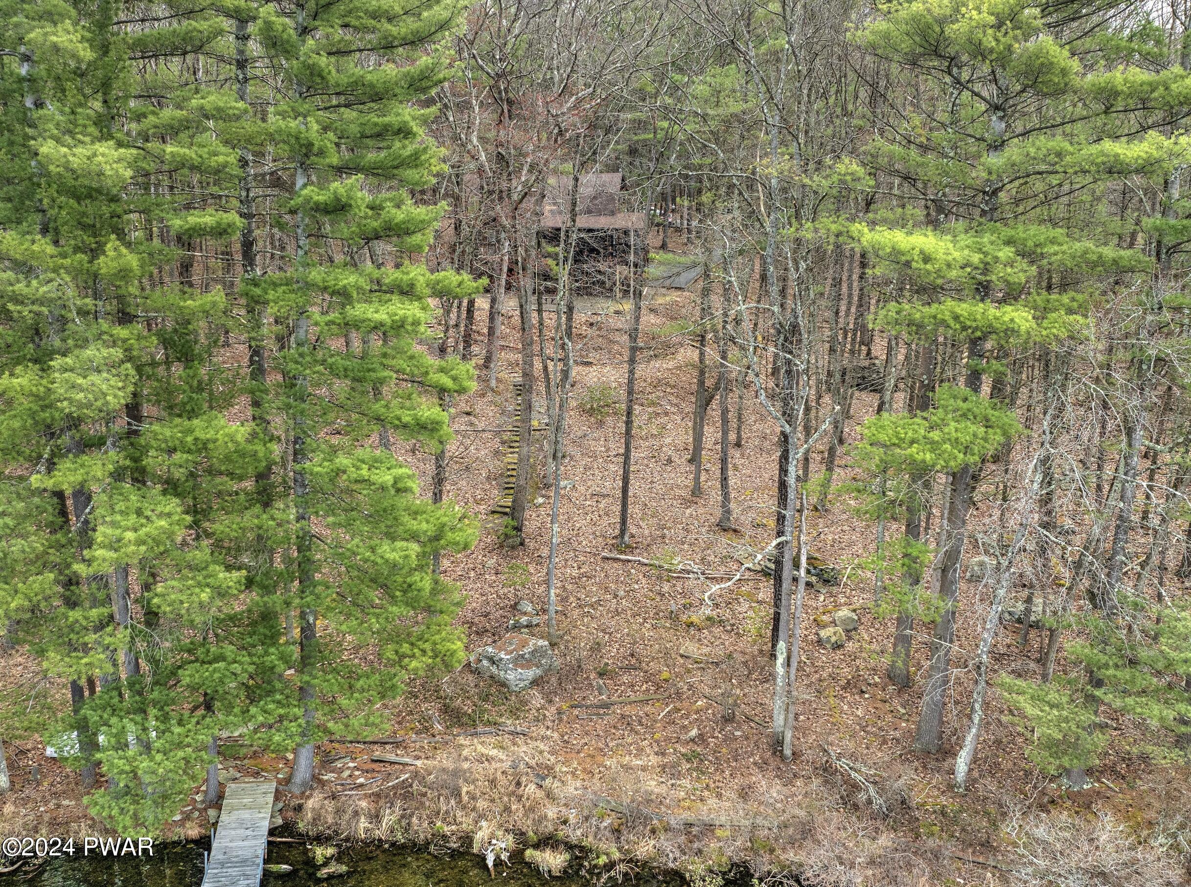 Hawley, Pennsylvania 18428, United States, 4 Bedrooms Bedrooms, ,2 BathroomsBathrooms,Residential,Pending,60132