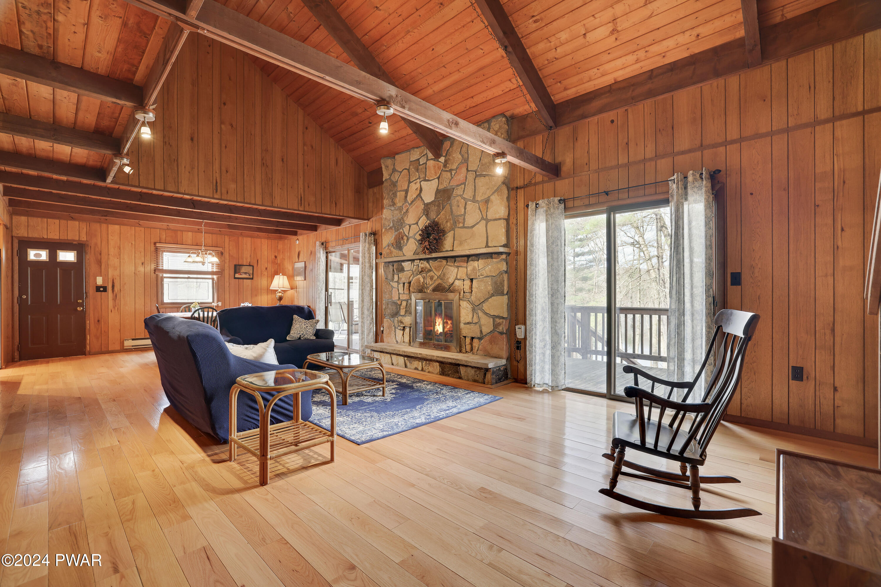 Hawley, Pennsylvania 18428, United States, 4 Bedrooms Bedrooms, ,2 BathroomsBathrooms,Residential,Pending,60132