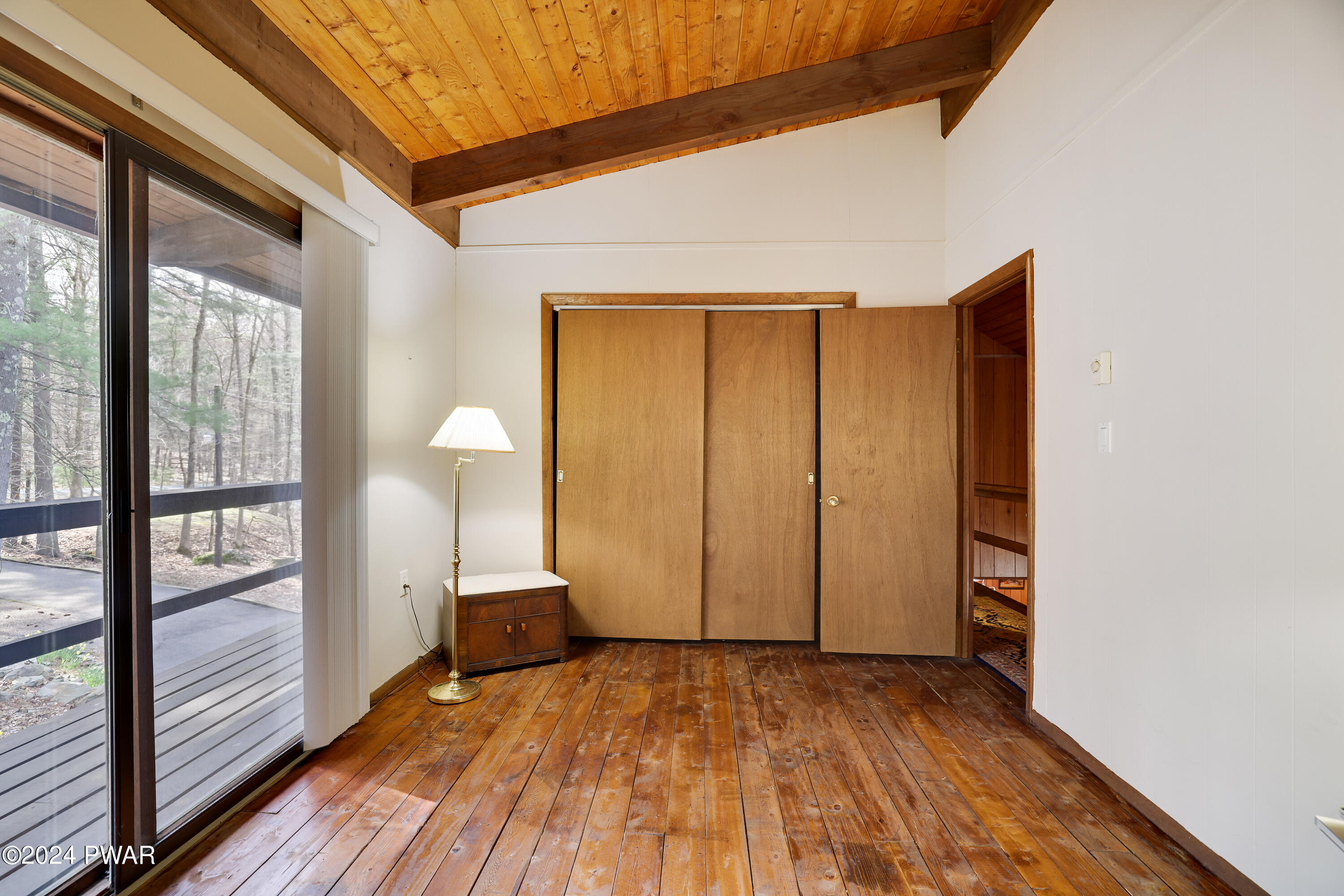 Hawley, Pennsylvania 18428, United States, 4 Bedrooms Bedrooms, ,2 BathroomsBathrooms,Residential,Pending,60132