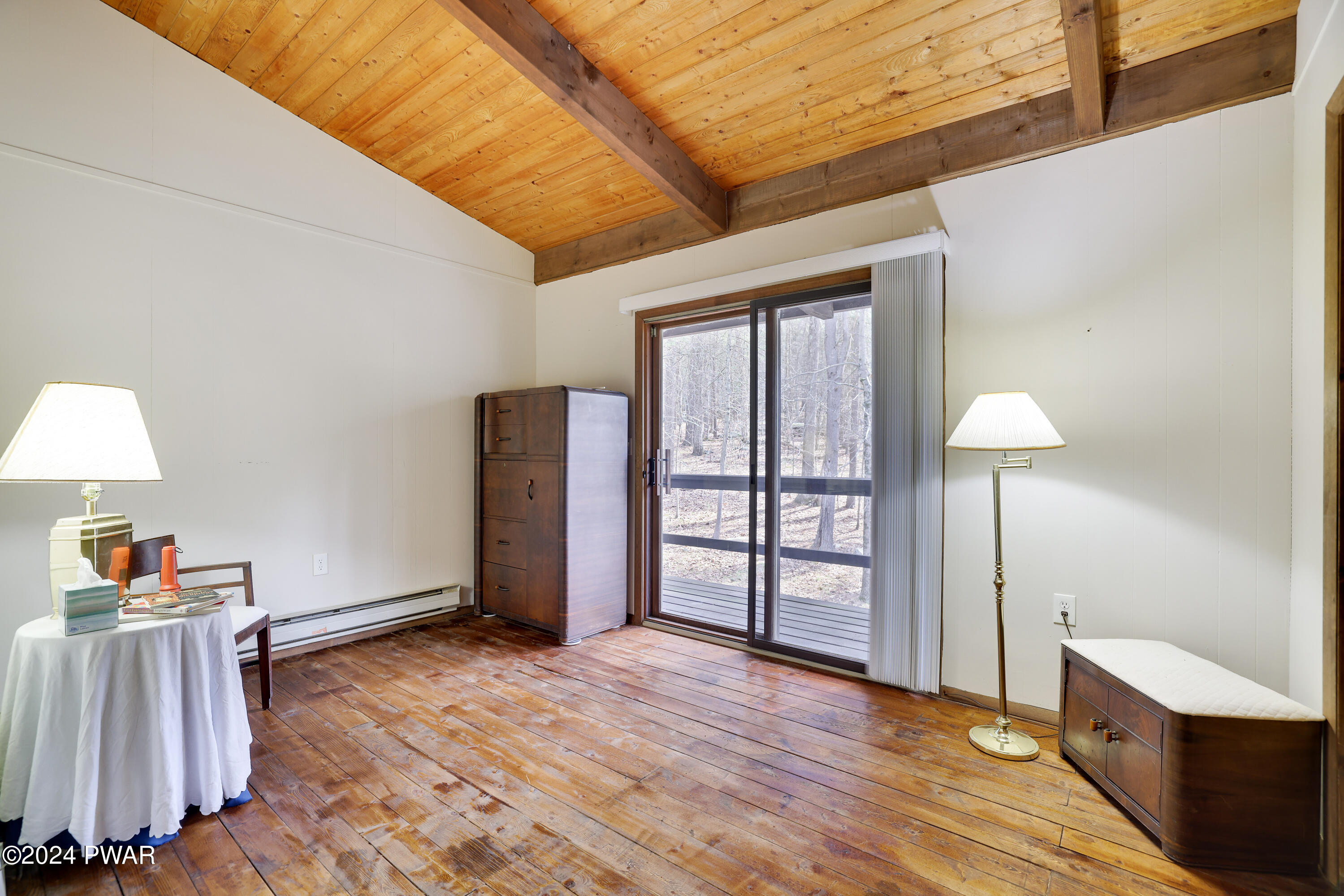 Hawley, Pennsylvania 18428, United States, 4 Bedrooms Bedrooms, ,2 BathroomsBathrooms,Residential,Pending,60132