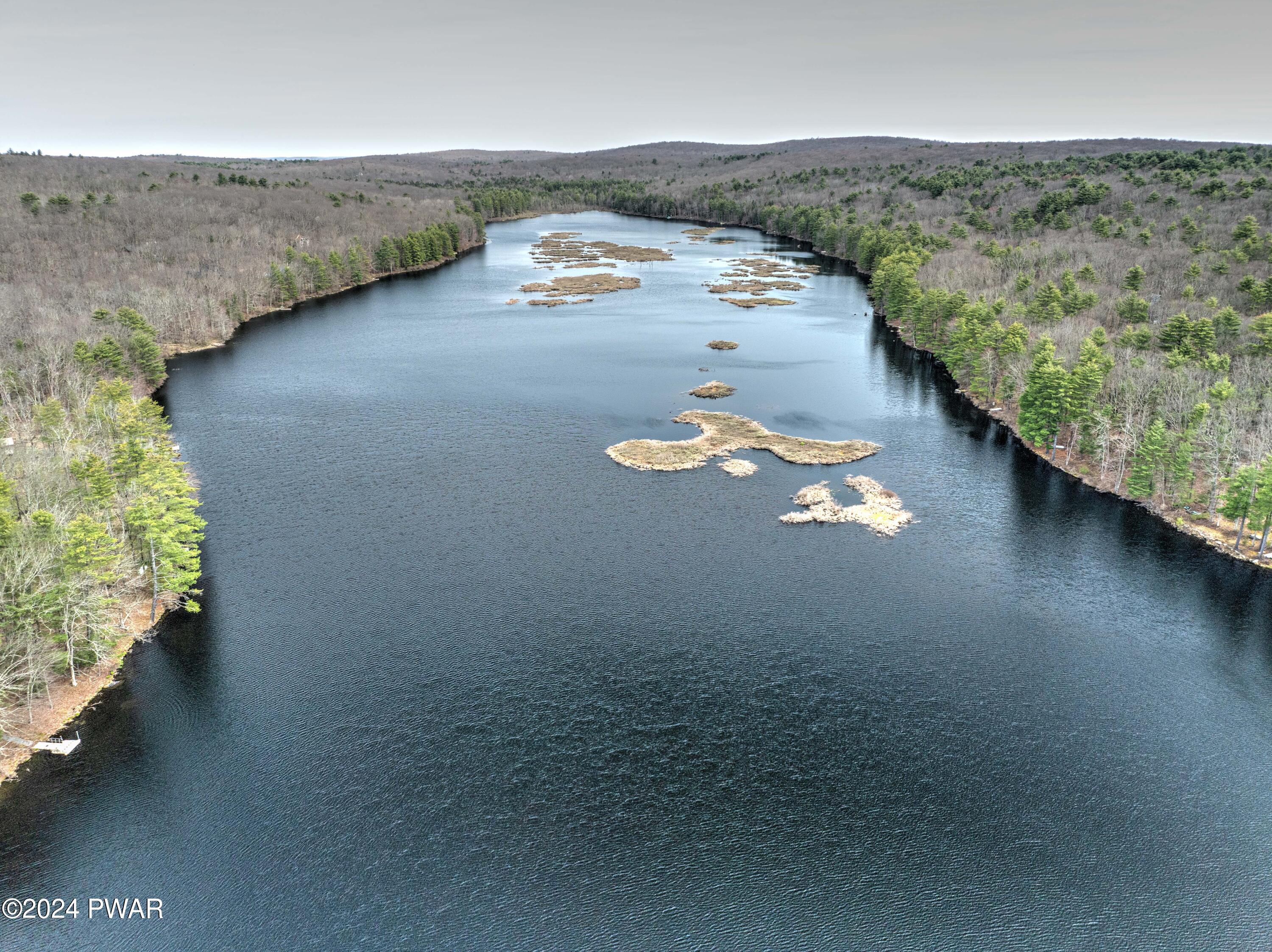 Hawley, Pennsylvania 18428, United States, 4 Bedrooms Bedrooms, ,2 BathroomsBathrooms,Residential,Pending,60132