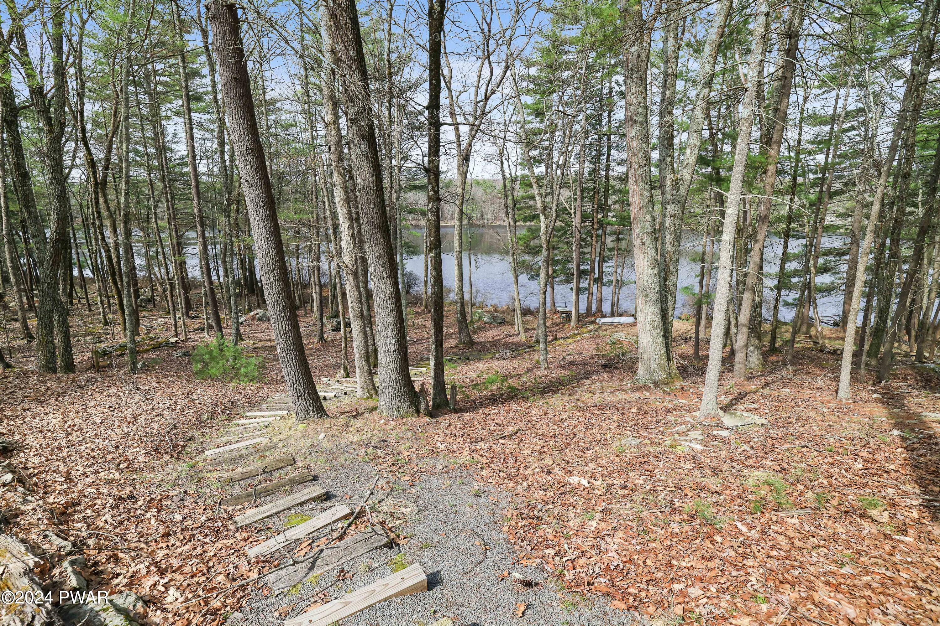 Hawley, Pennsylvania 18428, United States, 4 Bedrooms Bedrooms, ,2 BathroomsBathrooms,Residential,Pending,60132