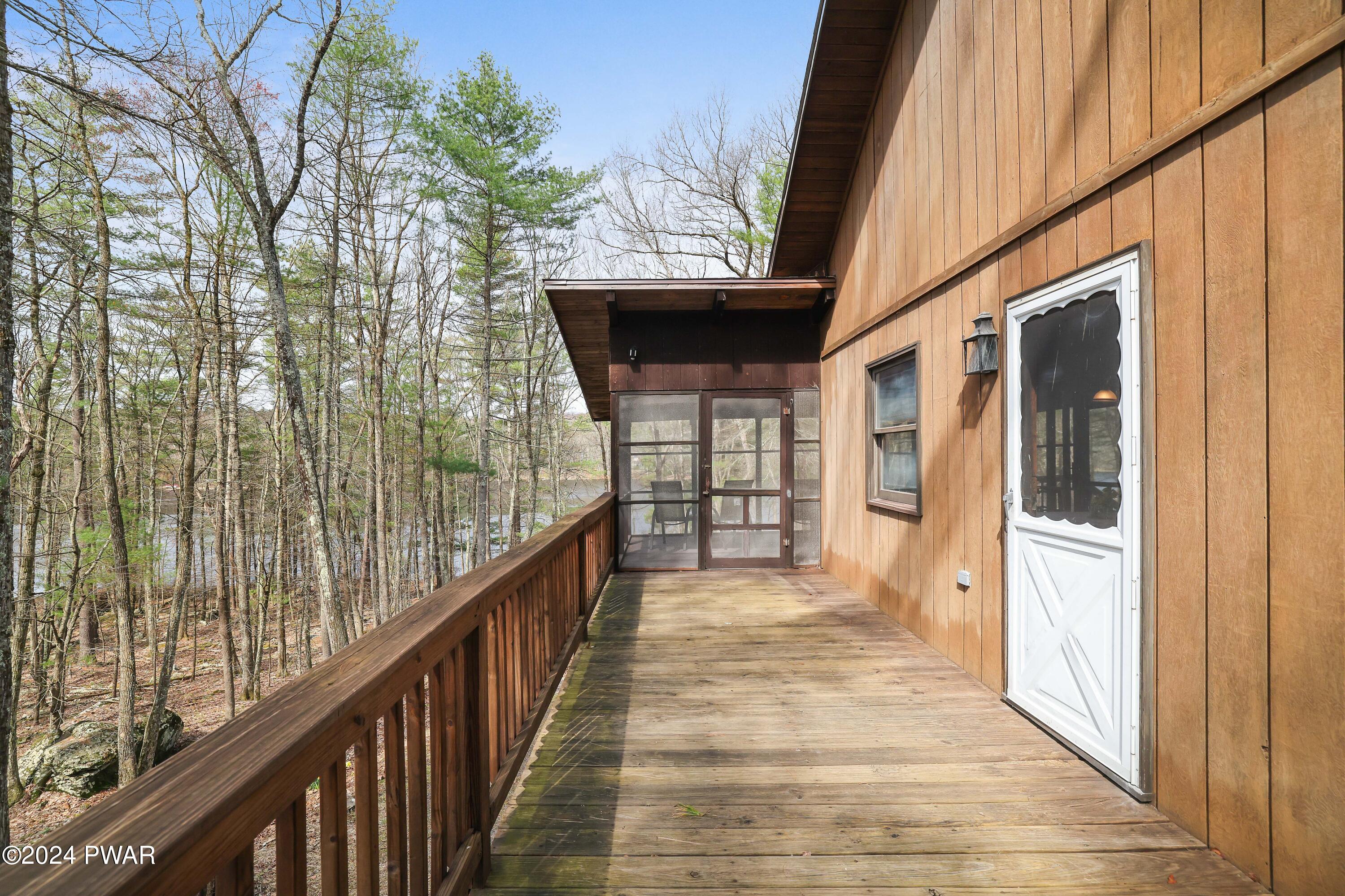 Hawley, Pennsylvania 18428, United States, 4 Bedrooms Bedrooms, ,2 BathroomsBathrooms,Residential,Pending,60132