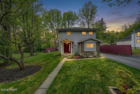 Homes For Sale - 211 Spruce Street<br/> Wayne County, Hawley, PA 18428