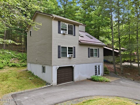Homes For Sale - 111 Grasshopper Lane<br/> Greentown, PA 18426