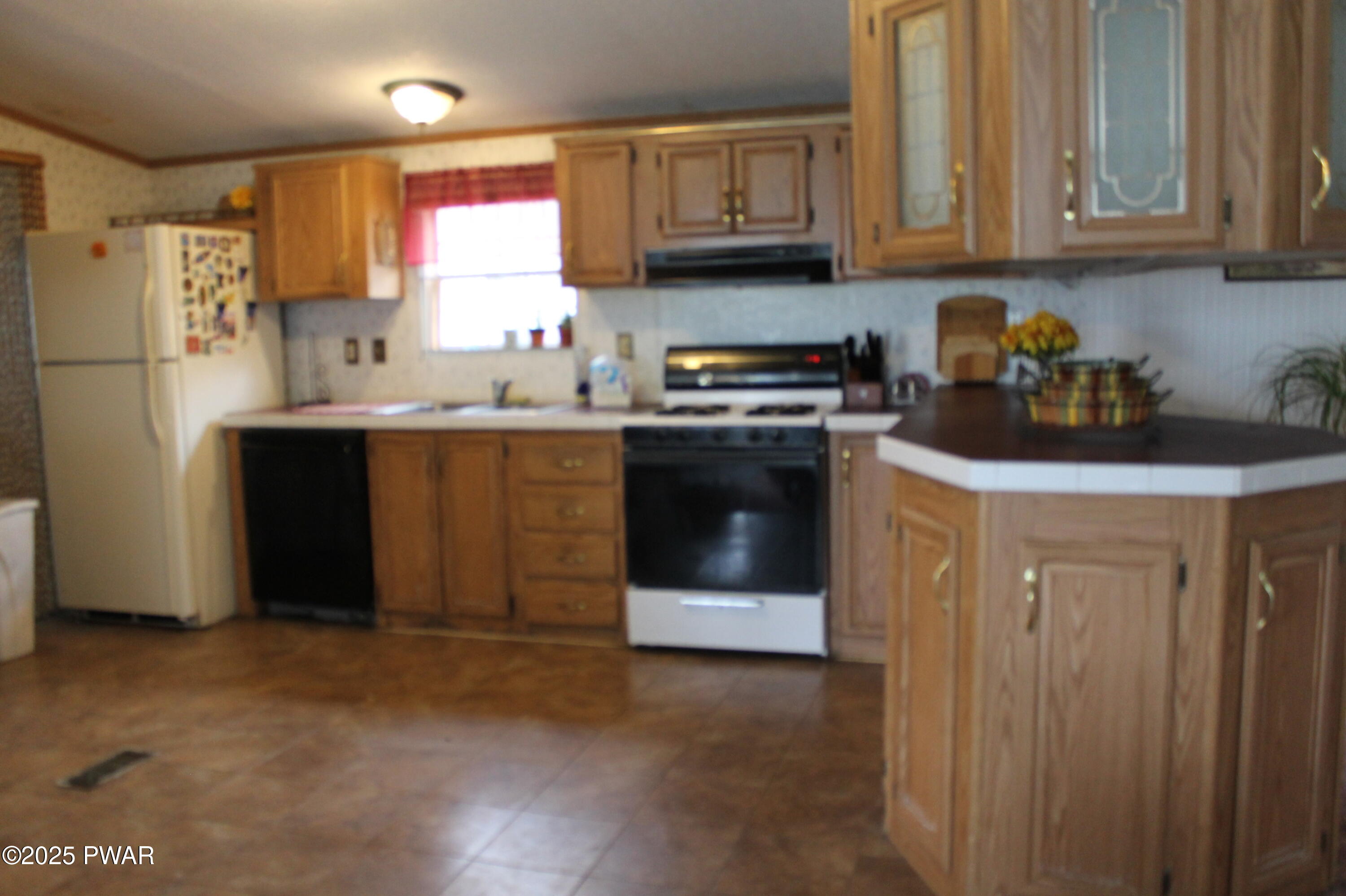 141 Hollister Drive, Moscow, Pennsylvania image 2