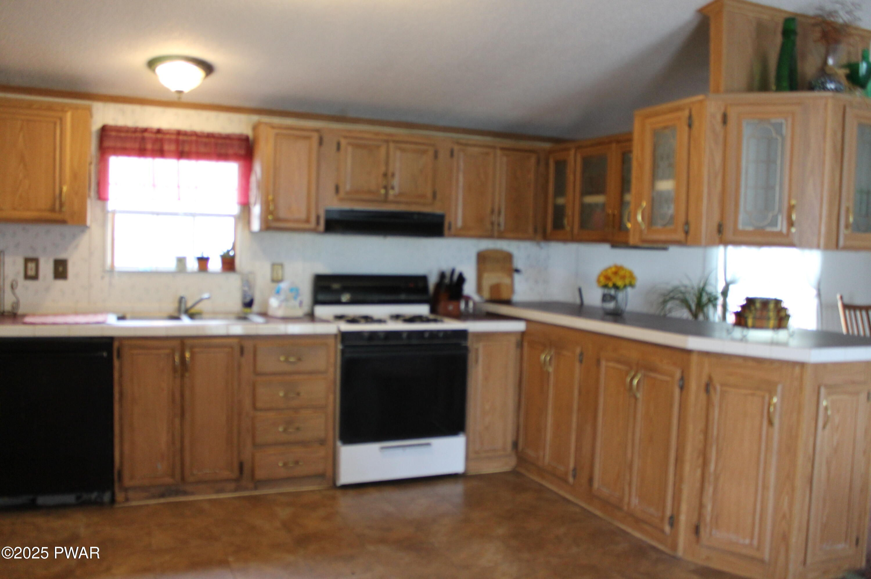 141 Hollister Drive, Moscow, Pennsylvania image 3