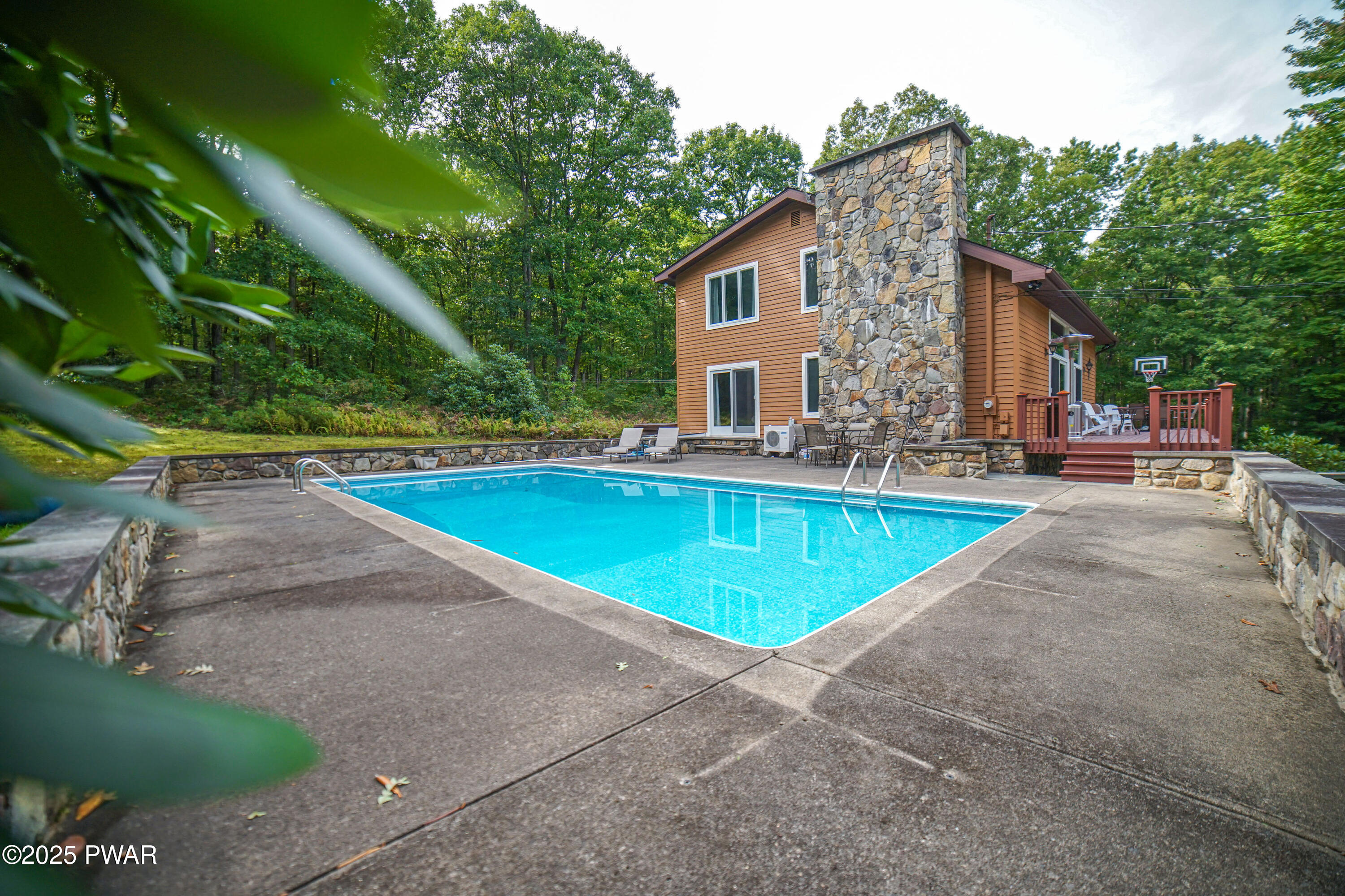 109 Alex Road, Hawley, Pennsylvania image 1