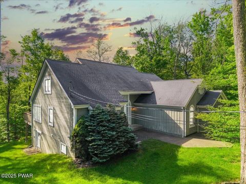 Homes For Sale - 161 Fawnwood Drive<br/> Greentown, PA 18426