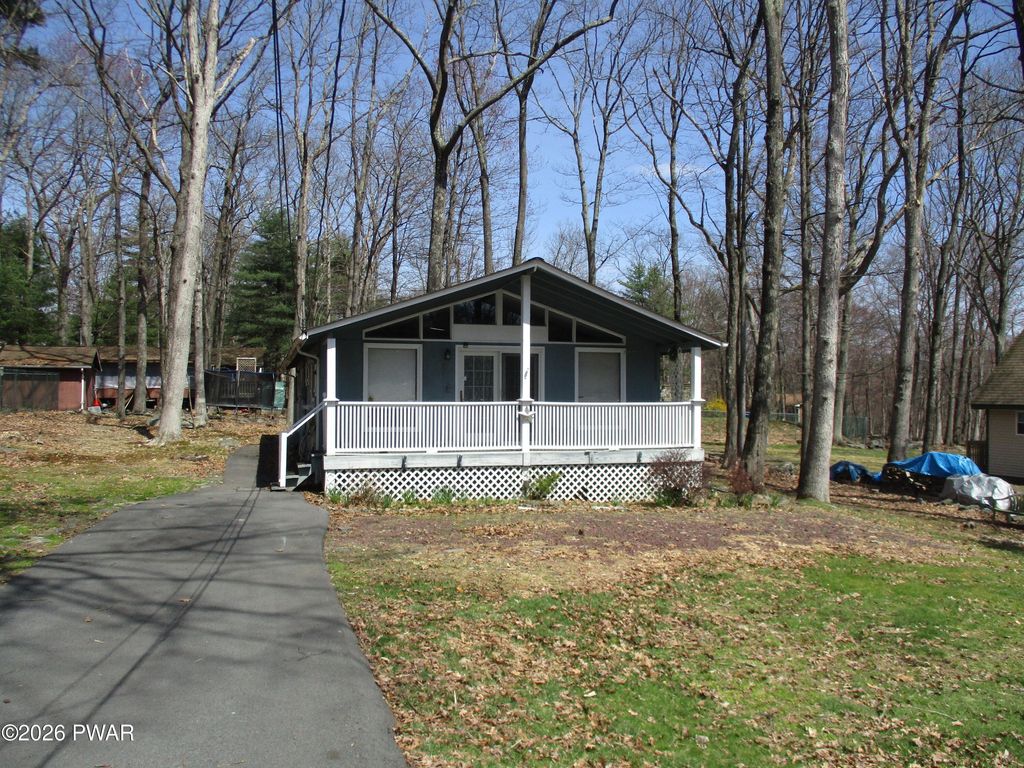 Photo of 108 Quail Court, Dingmans Ferry, PA 18328 (MLS # PW260902)