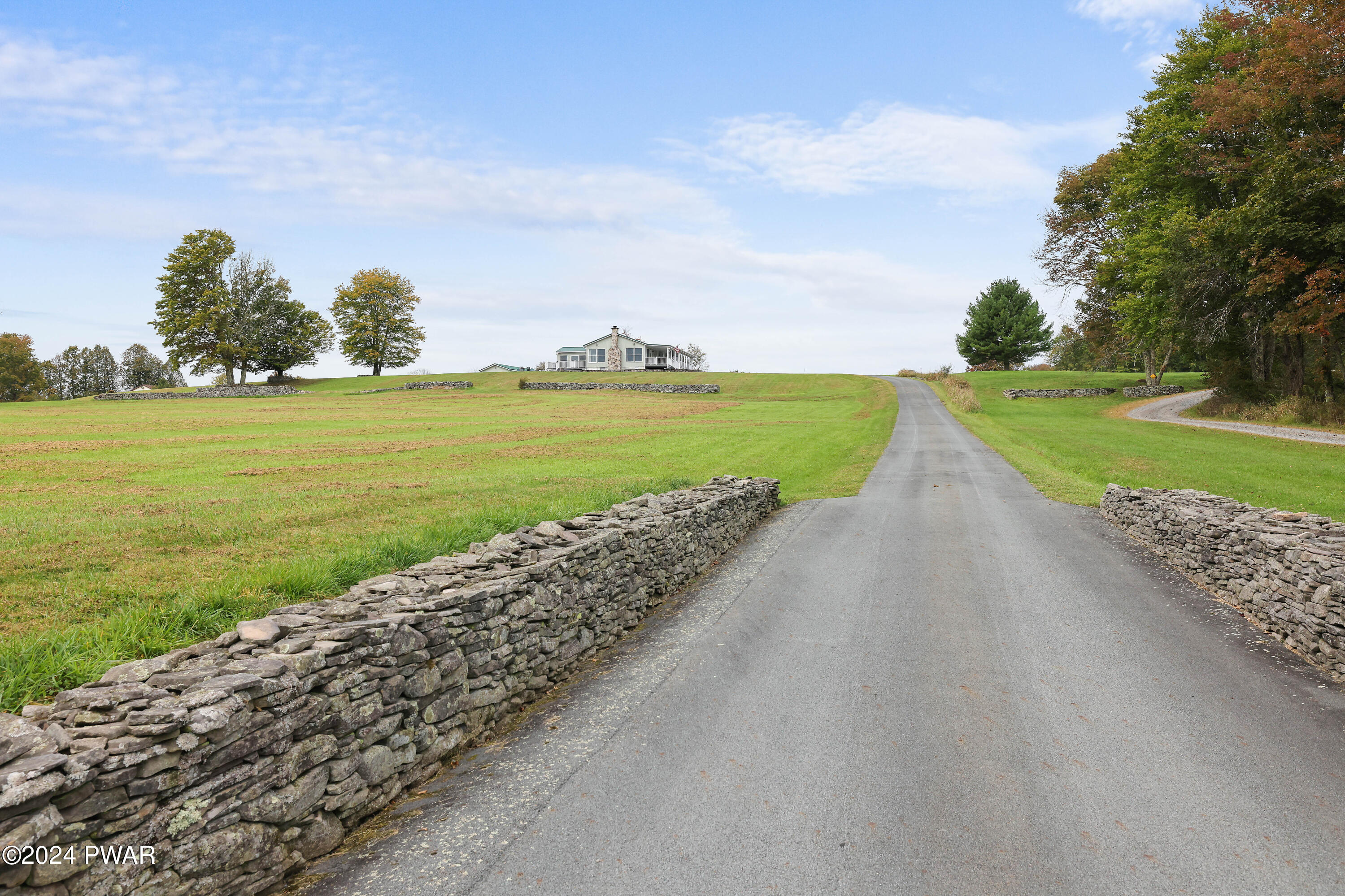 71 Steep Hill Road, Beach Lake, Pennsylvania image 2