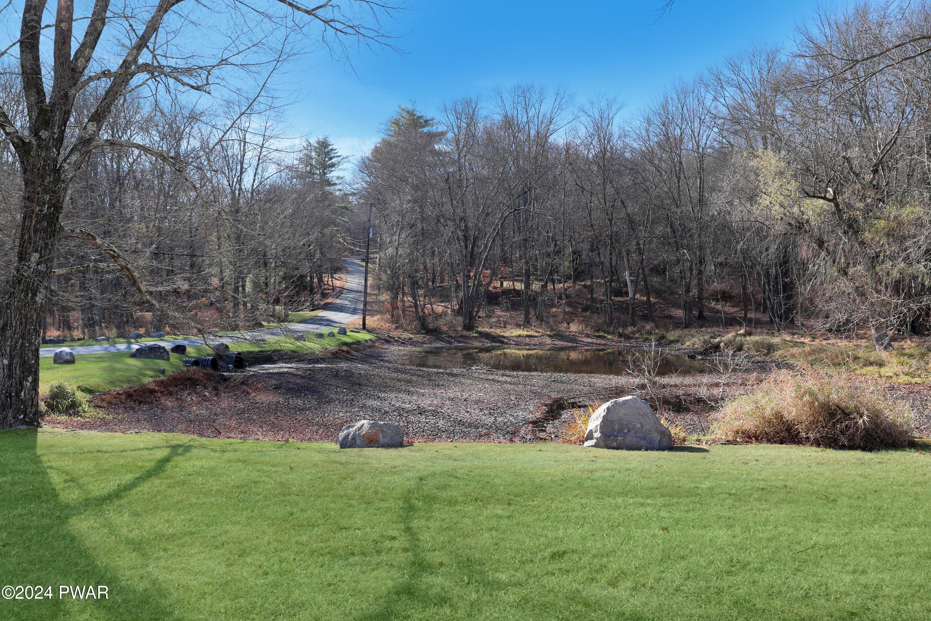 101 Old Pond Drive, Matamoras, Pennsylvania image 9