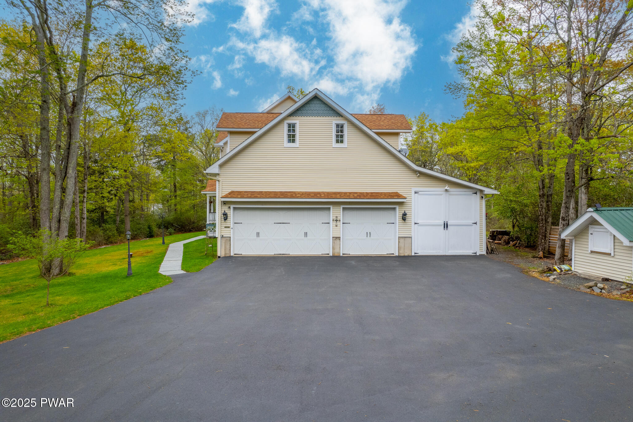 302 Oneida Way, Milford, Pennsylvania image 5