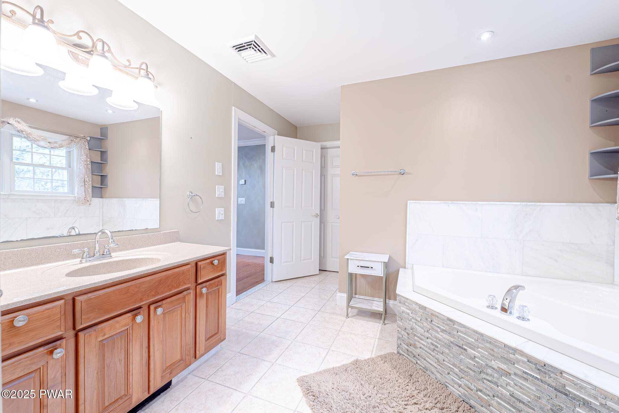 302 Oneida Way, Milford, Pennsylvania image 43
