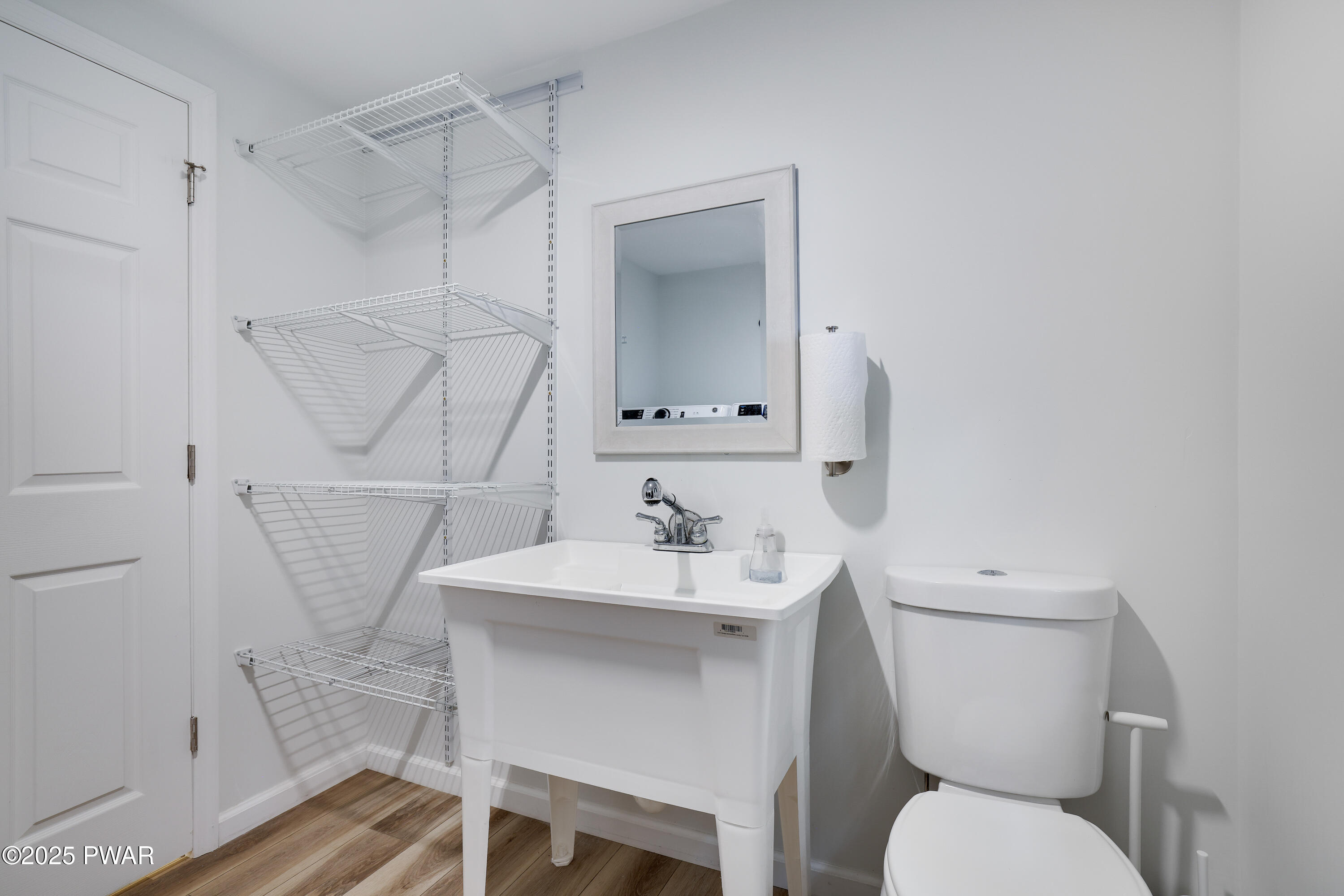 Hawley, Pennsylvania 18428, United States, 3 Bedrooms Bedrooms, ,2 BathroomsBathrooms,Residential,Active,195882