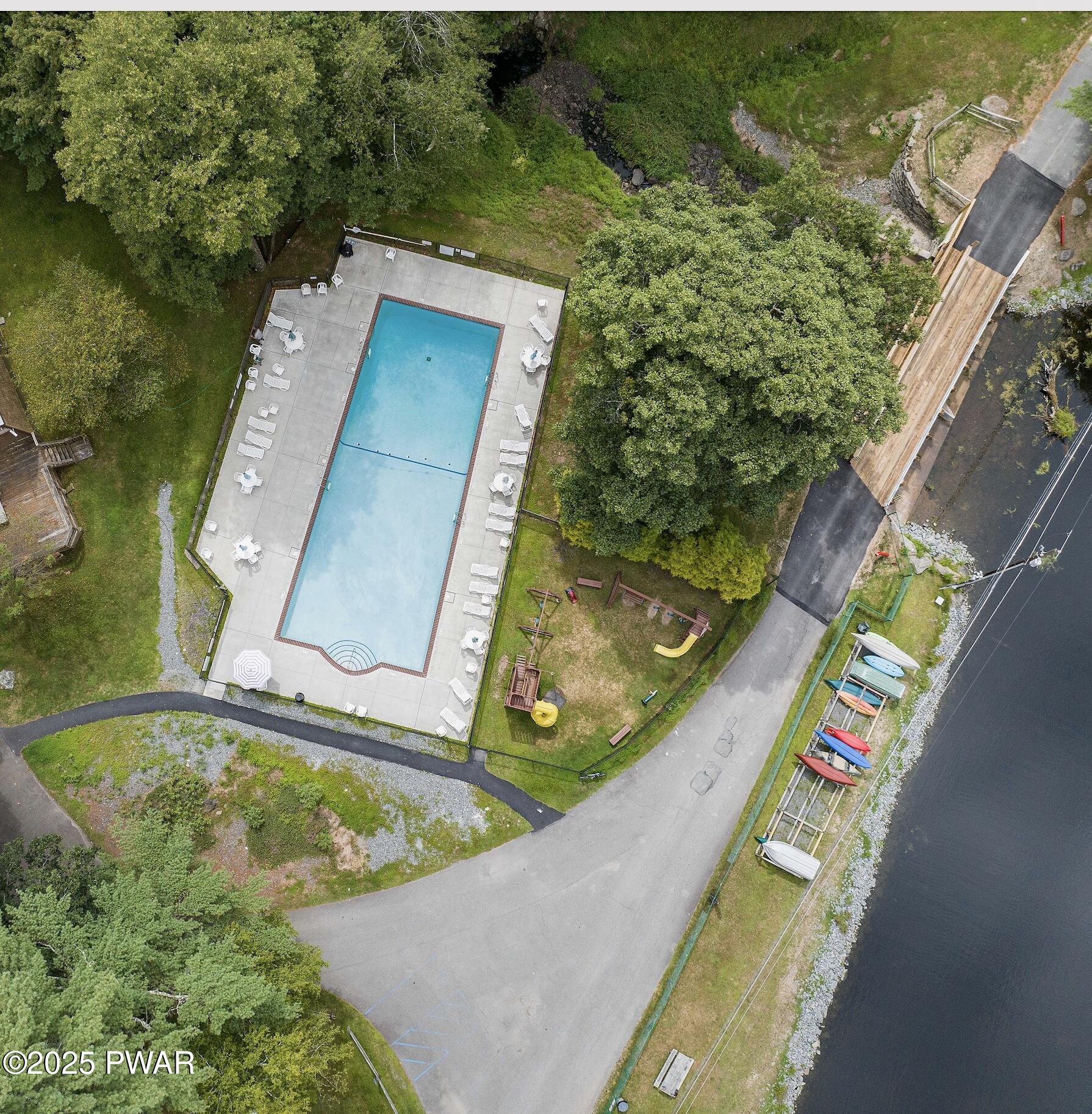 Hawley, Pennsylvania 18428, United States, 3 Bedrooms Bedrooms, ,2 BathroomsBathrooms,Residential,Active,195882