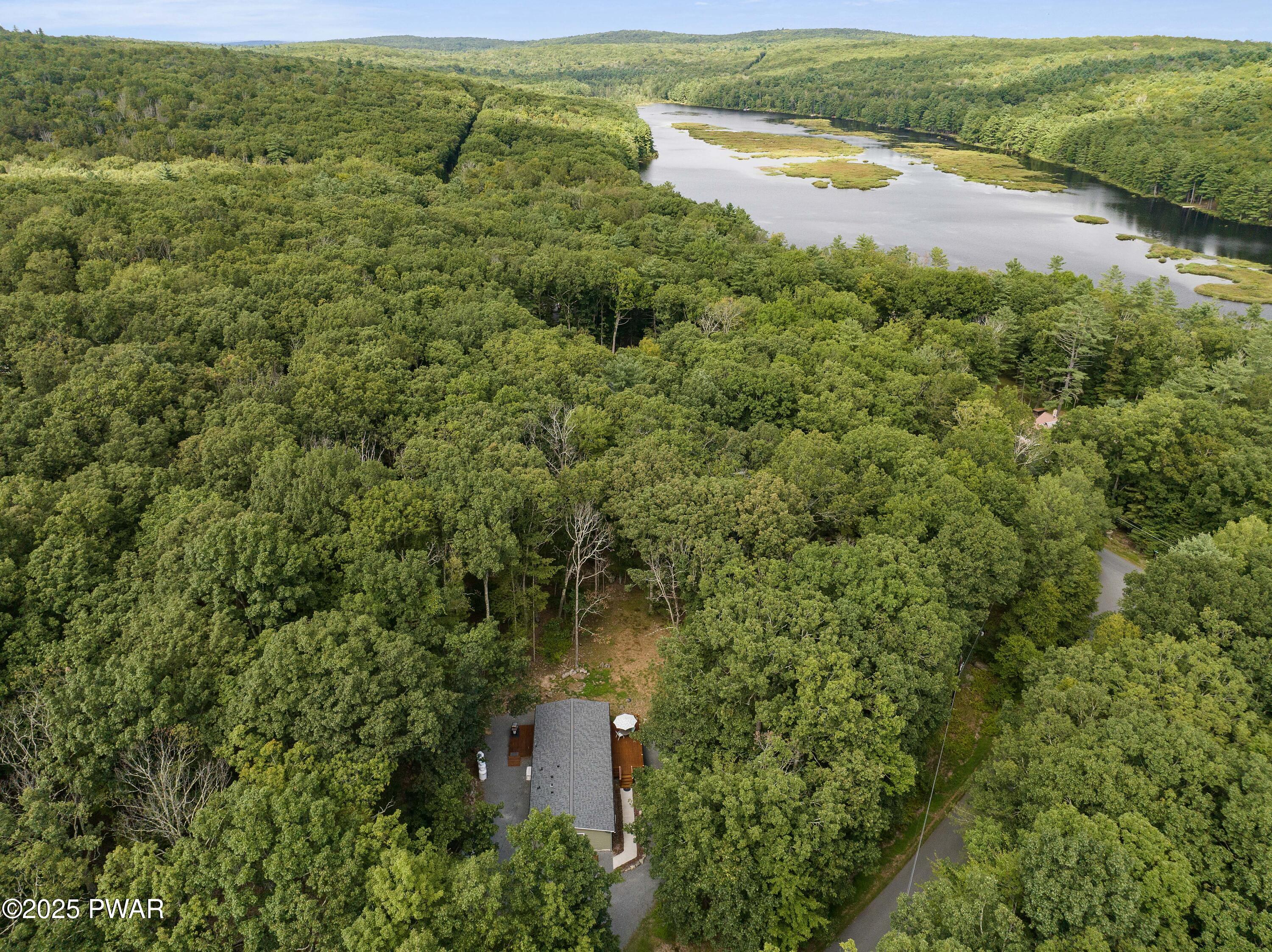 Hawley, Pennsylvania 18428, United States, 3 Bedrooms Bedrooms, ,2 BathroomsBathrooms,Residential,Active,195882