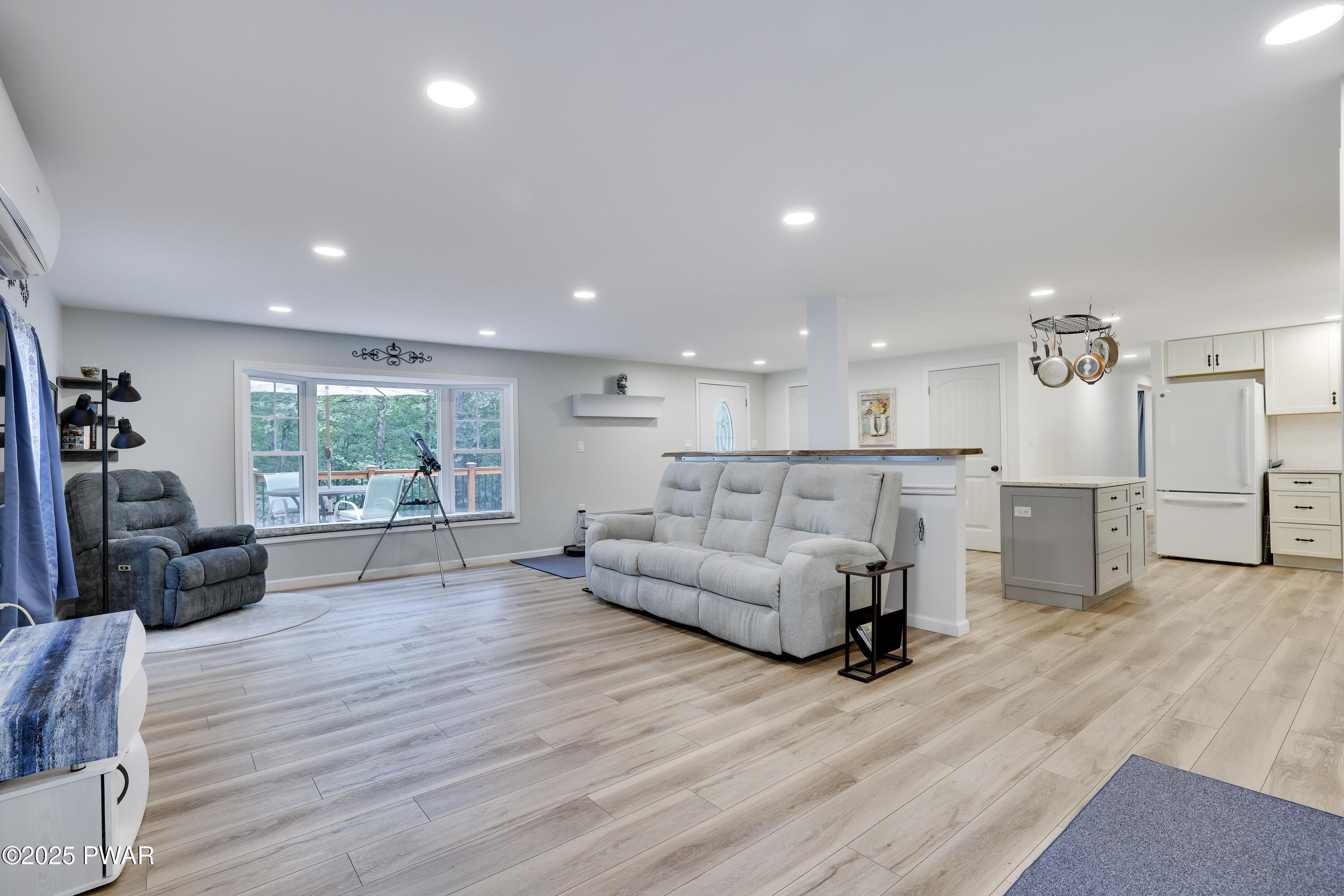 Hawley, Pennsylvania 18428, United States, 3 Bedrooms Bedrooms, ,2 BathroomsBathrooms,Residential,Active,195882