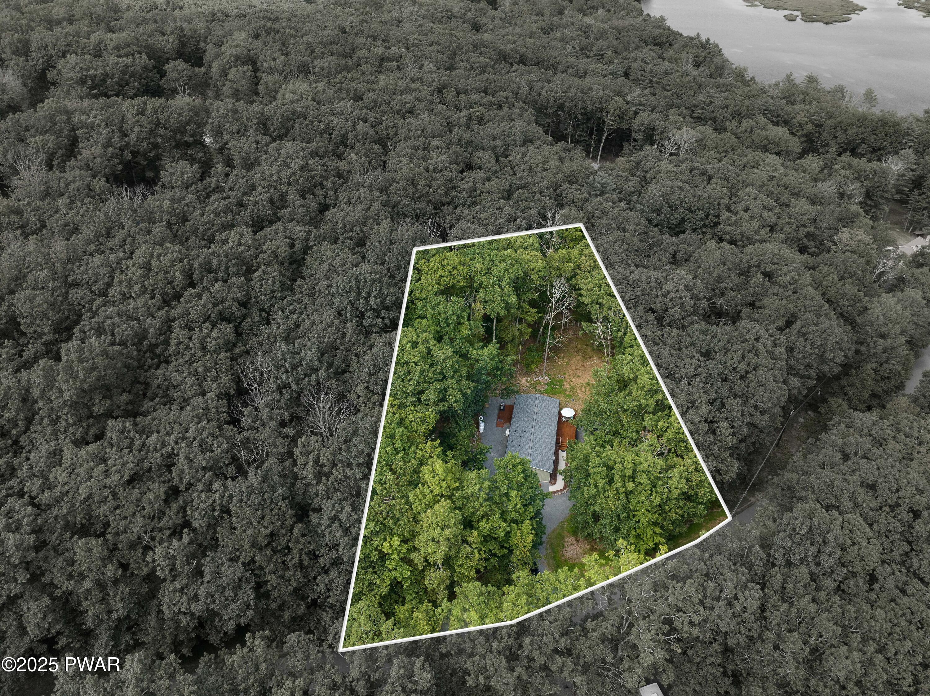 Hawley, Pennsylvania 18428, United States, 3 Bedrooms Bedrooms, ,2 BathroomsBathrooms,Residential,Active,195882