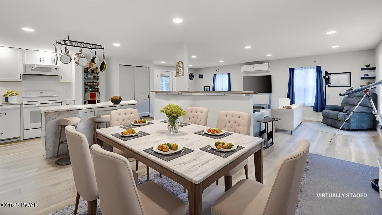 Hawley, Pennsylvania 18428, United States, 3 Bedrooms Bedrooms, ,2 BathroomsBathrooms,Residential,Active,195882