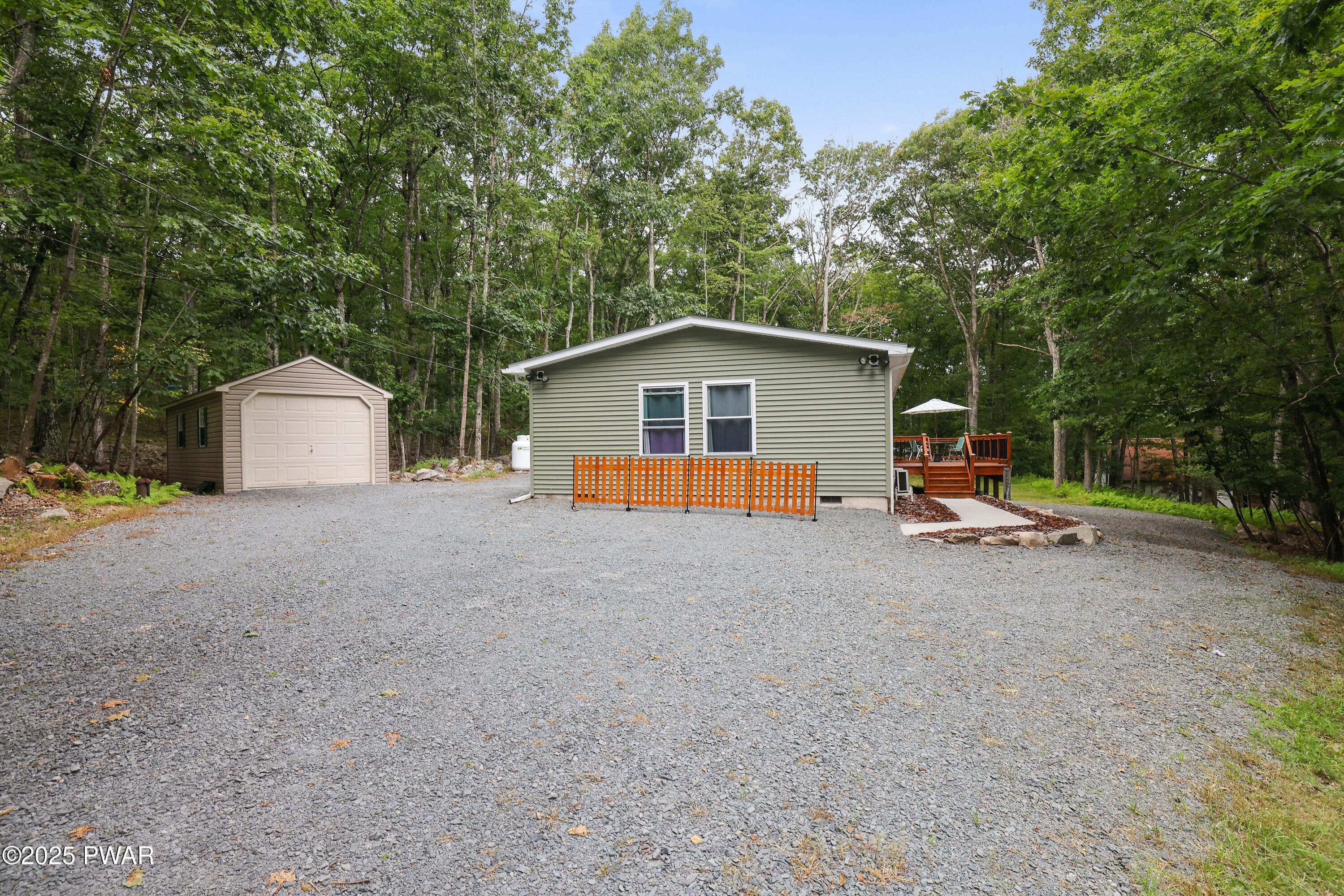 Hawley, Pennsylvania 18428, United States, 3 Bedrooms Bedrooms, ,2 BathroomsBathrooms,Residential,Active,195882