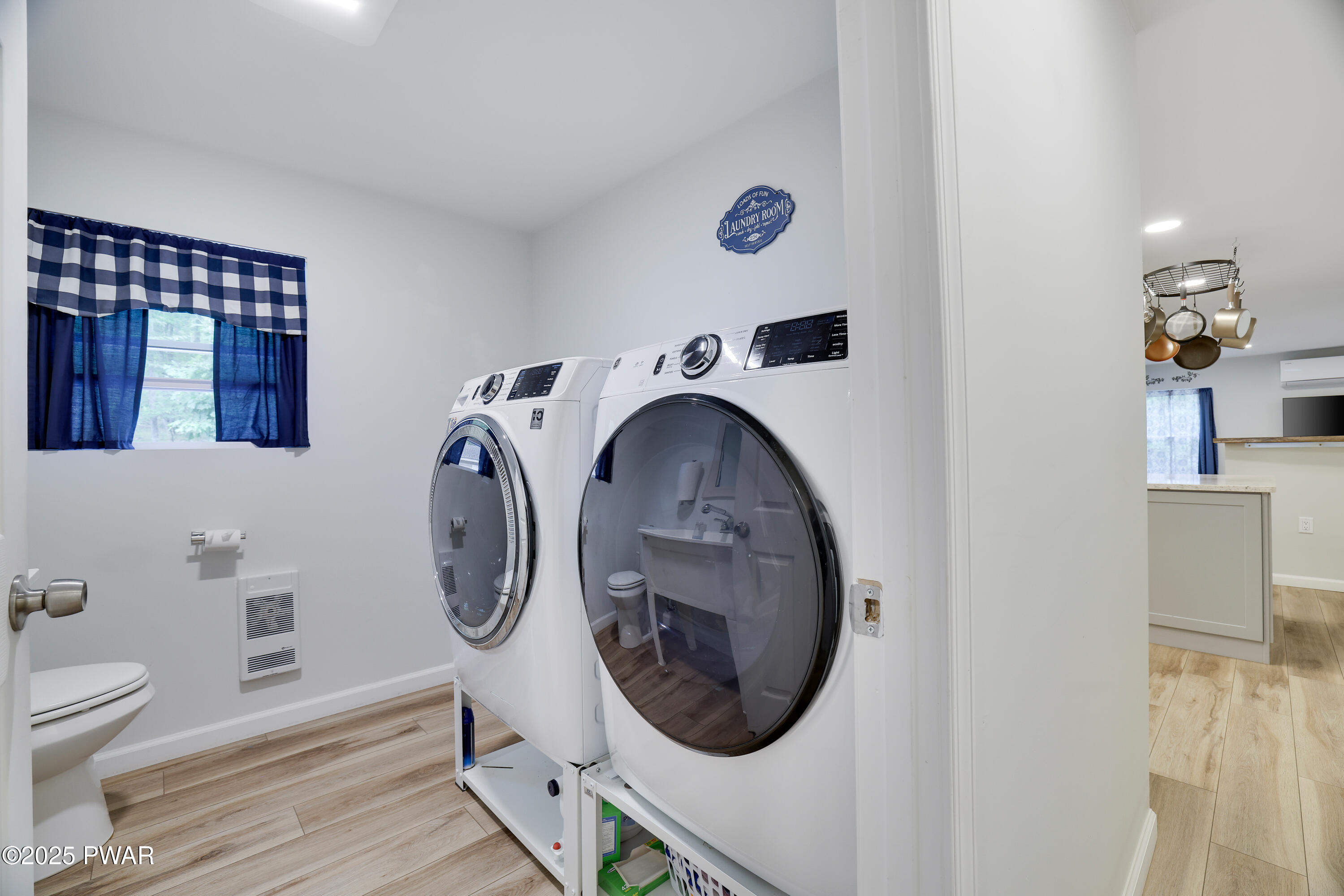 Hawley, Pennsylvania 18428, United States, 3 Bedrooms Bedrooms, ,2 BathroomsBathrooms,Residential,Active,195882