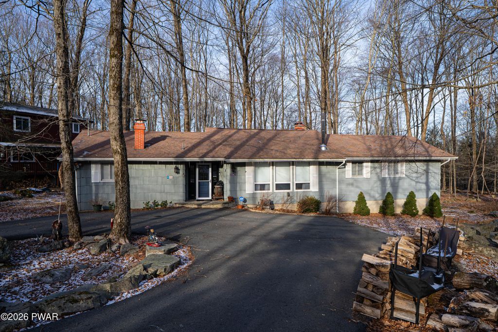 Photo of 116 Northwood Terrace, Lake Ariel, PA 18436 (MLS # PW260562)