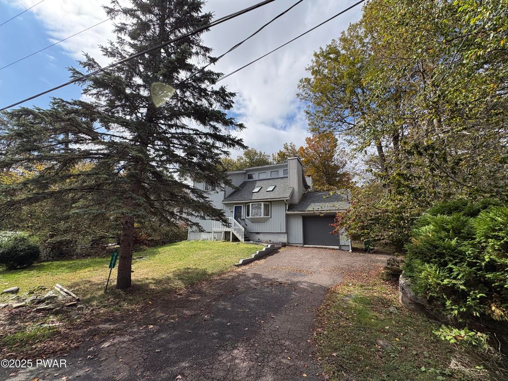 Photo of 9593 Dawn Lane, Tobyhanna, PA 18466 (MLS # PW260699)