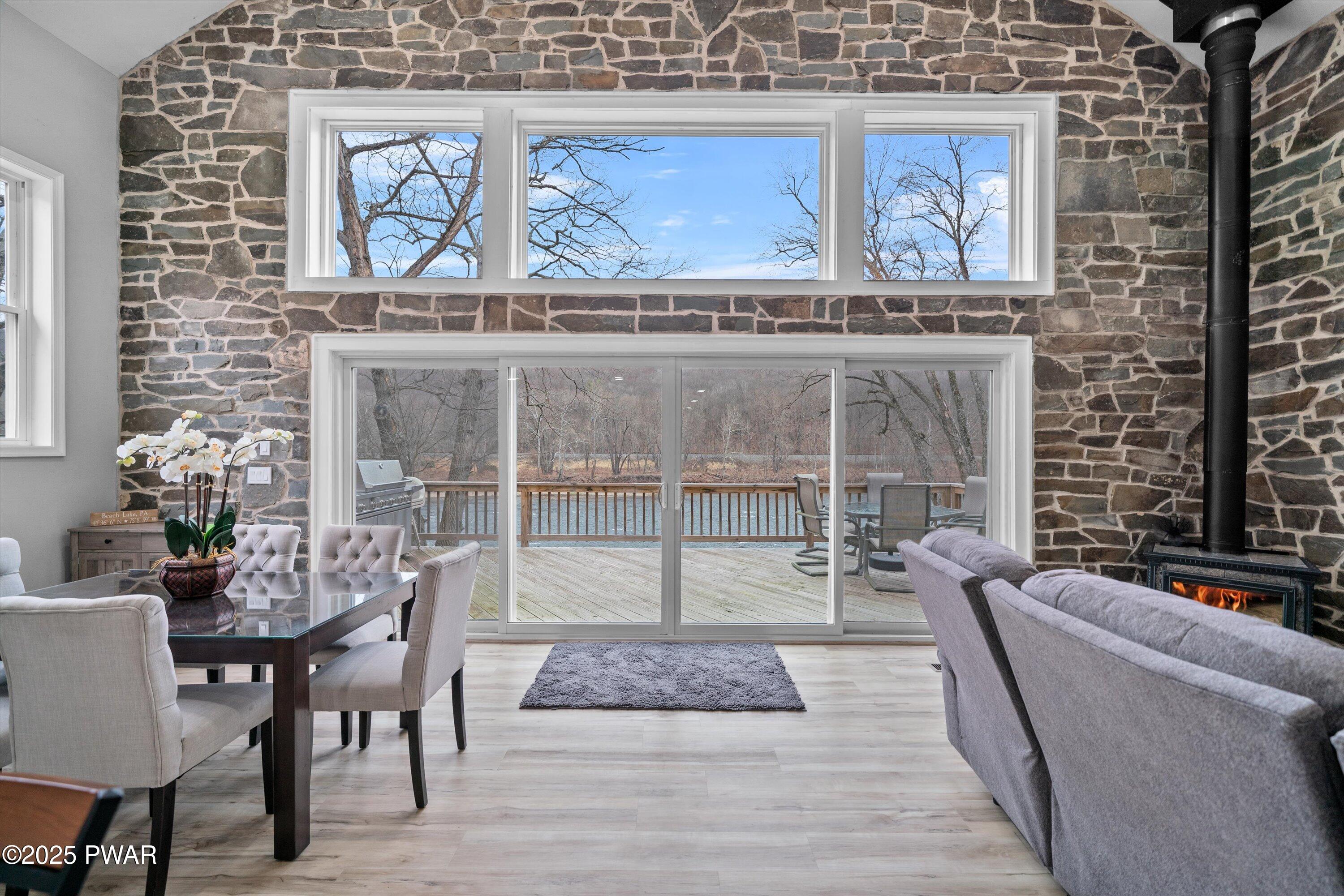 111 Riverbend Lane, Beach Lake, Pennsylvania image 1